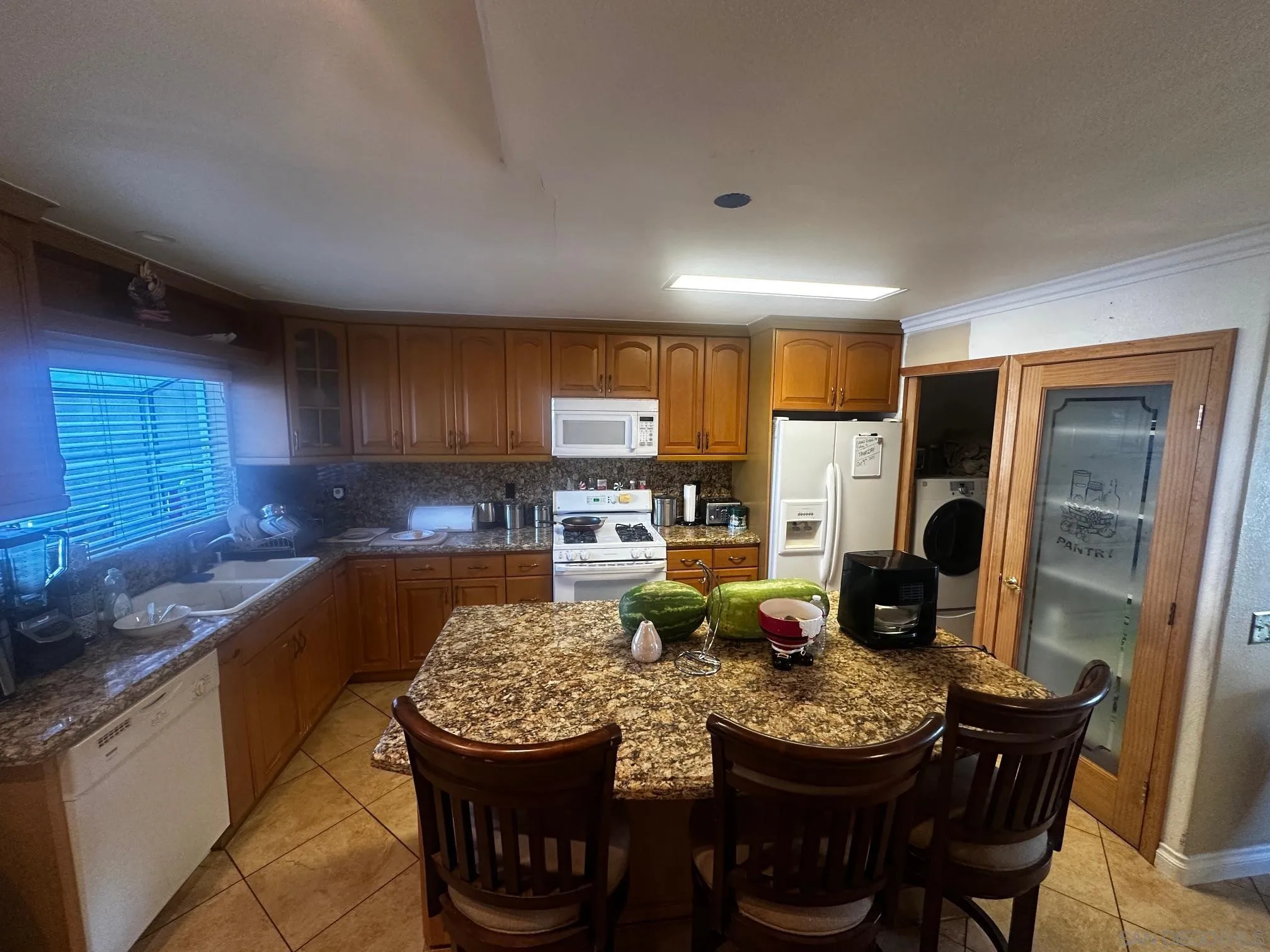 https://cdn.realtyfeed.com/cdn/127/250040678/cb2e7d1c435e0ad6bc42f832cf7d09a2.webp