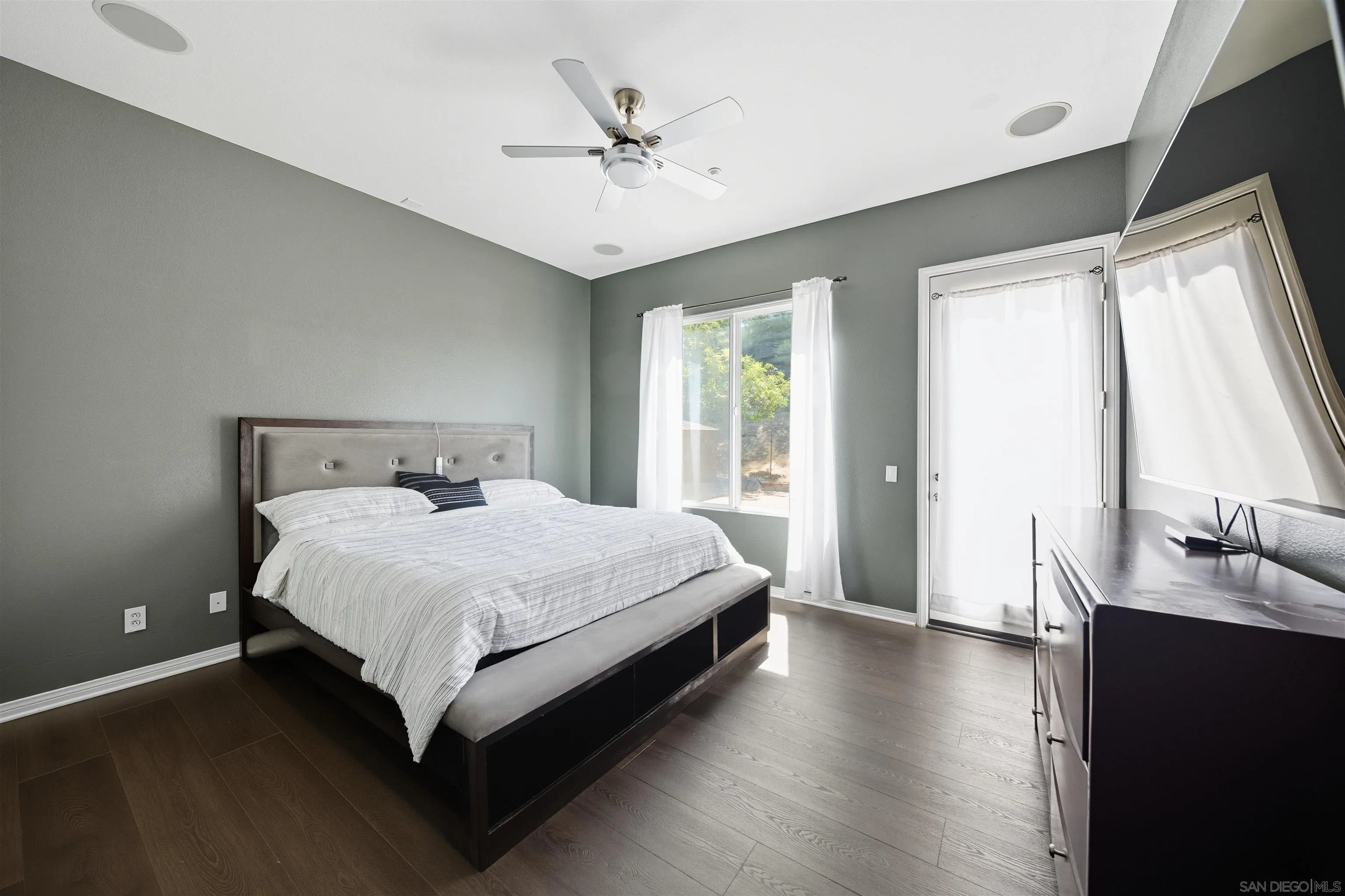 https://cdn.realtyfeed.com/cdn/127/250040679/2d6cb36a9a0cb9b9ecb0356af5ba3fd3.webp