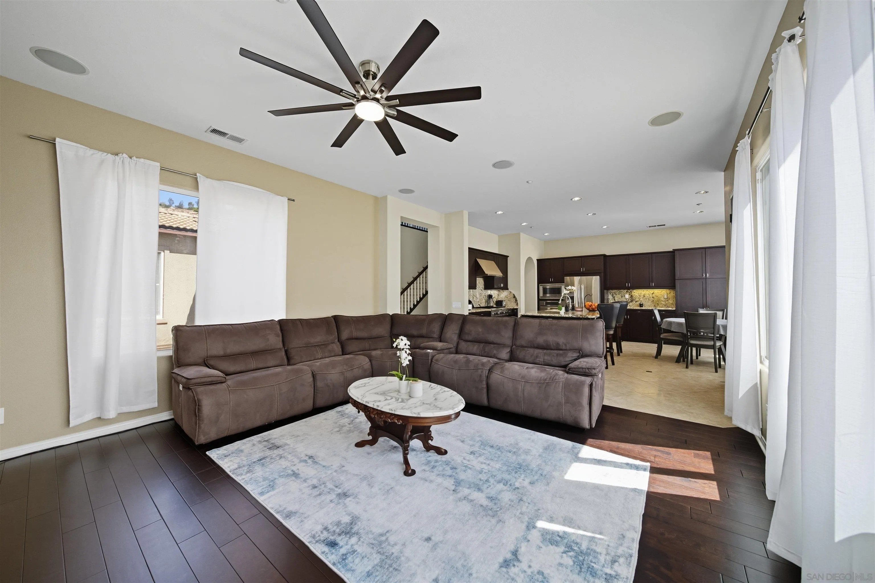 https://cdn.realtyfeed.com/cdn/127/250040679/424314b0ad65fa2f66a7c6d3944a762b.webp