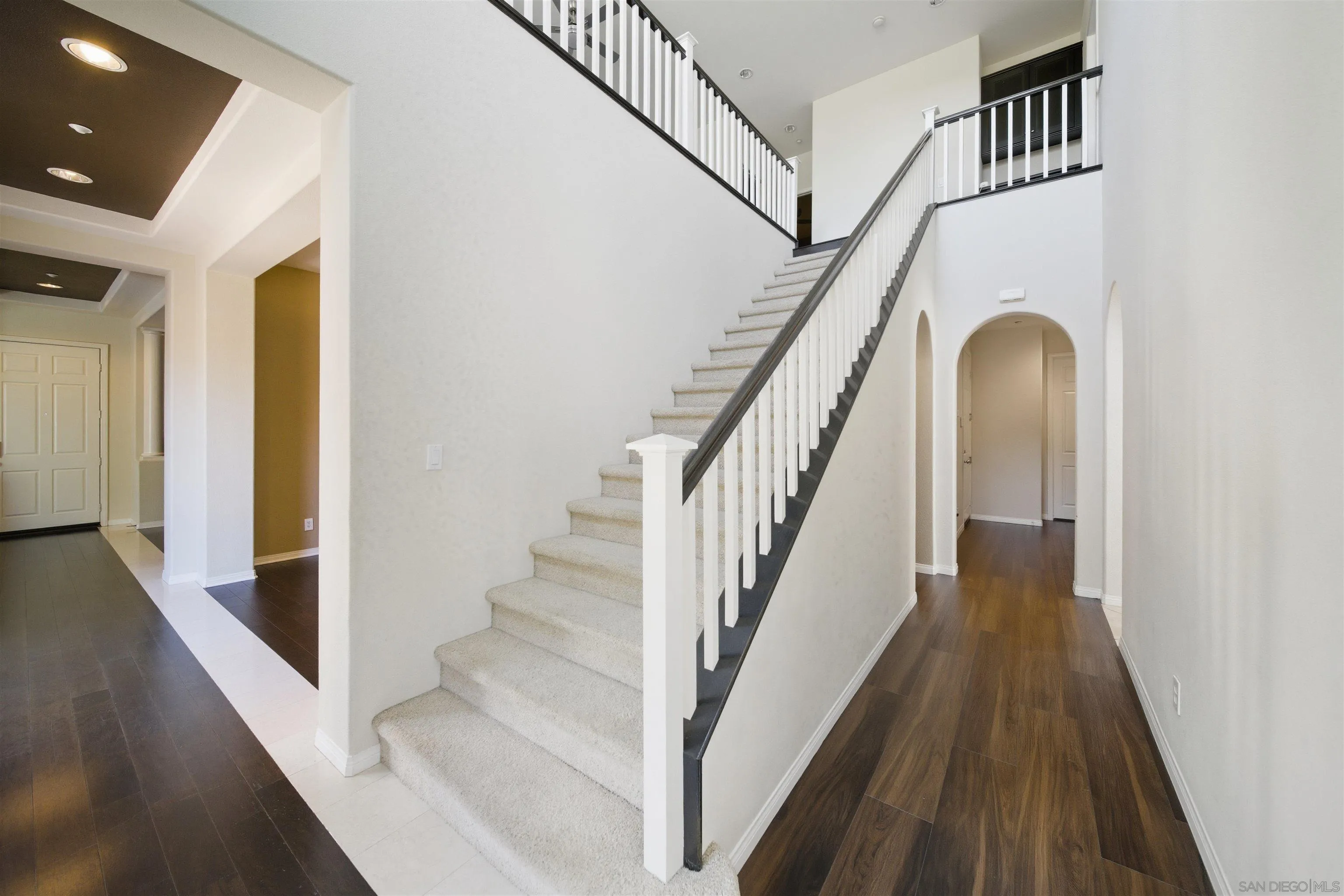 https://cdn.realtyfeed.com/cdn/127/250040679/9f06b0600d2eaadef7f6a3c3763dd383.webp