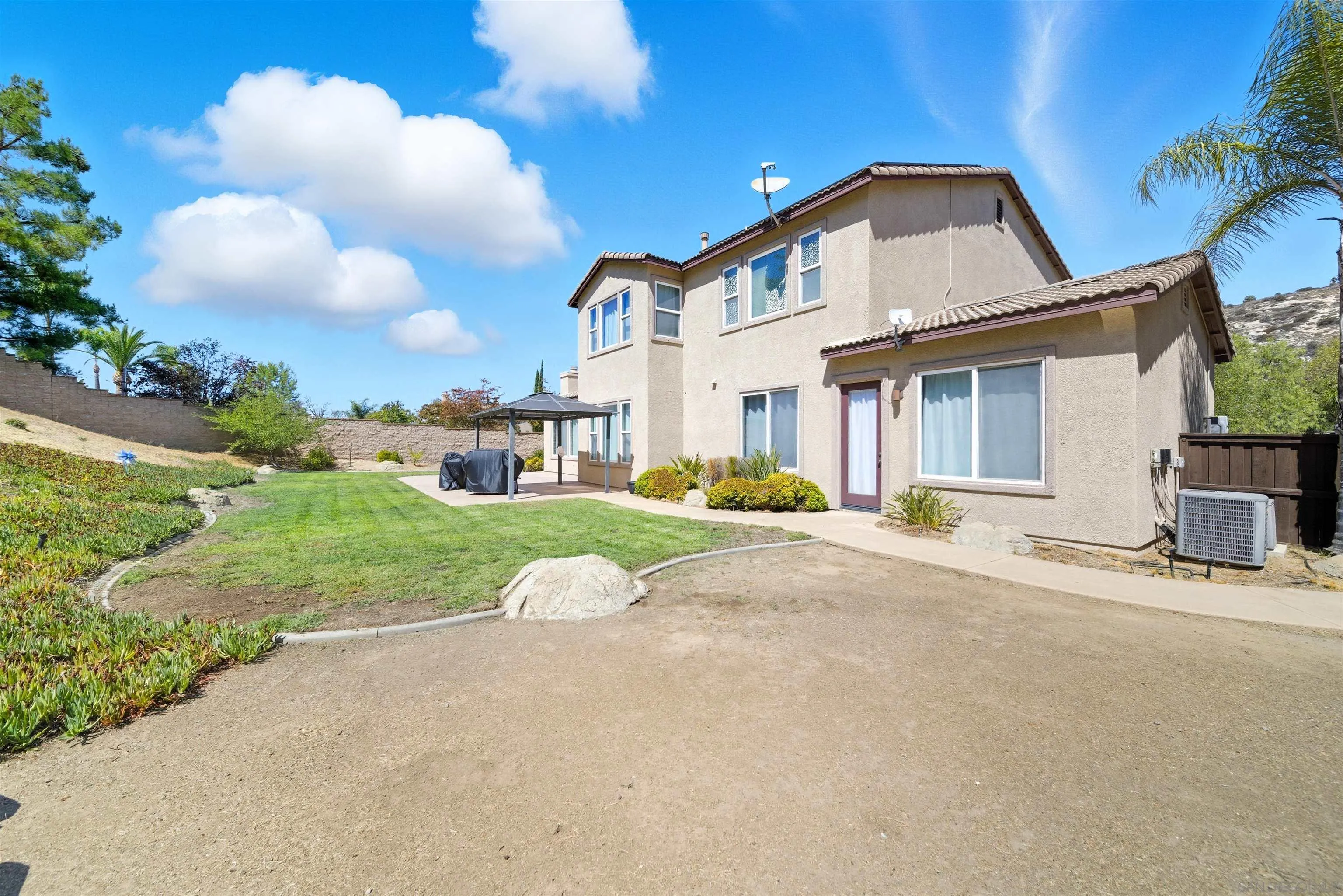 https://cdn.realtyfeed.com/cdn/127/250040679/c4d16099bded4b0465ec73263d80a23f.webp