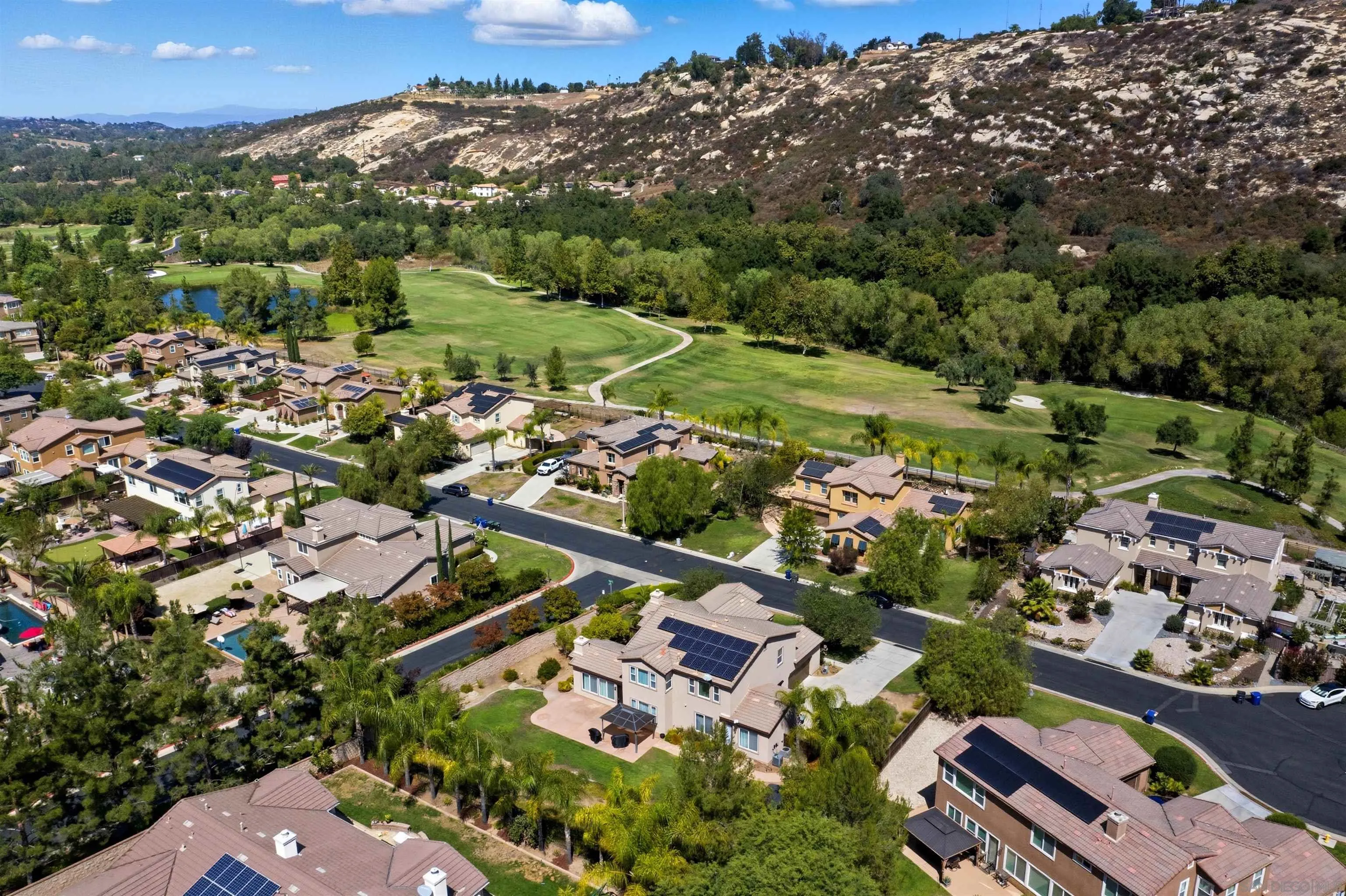 https://cdn.realtyfeed.com/cdn/127/250040679/f07b6ac888f724b539566ac1b8b4fc8b.webp