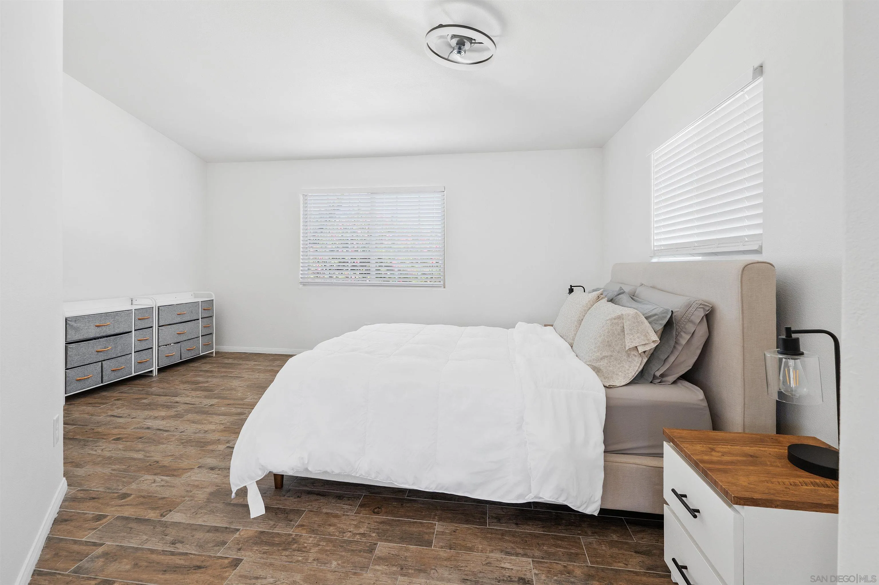 https://cdn.realtyfeed.com/cdn/127/250040683/3b9033f84a932c4f9a6feb14ec3b31ab.webp