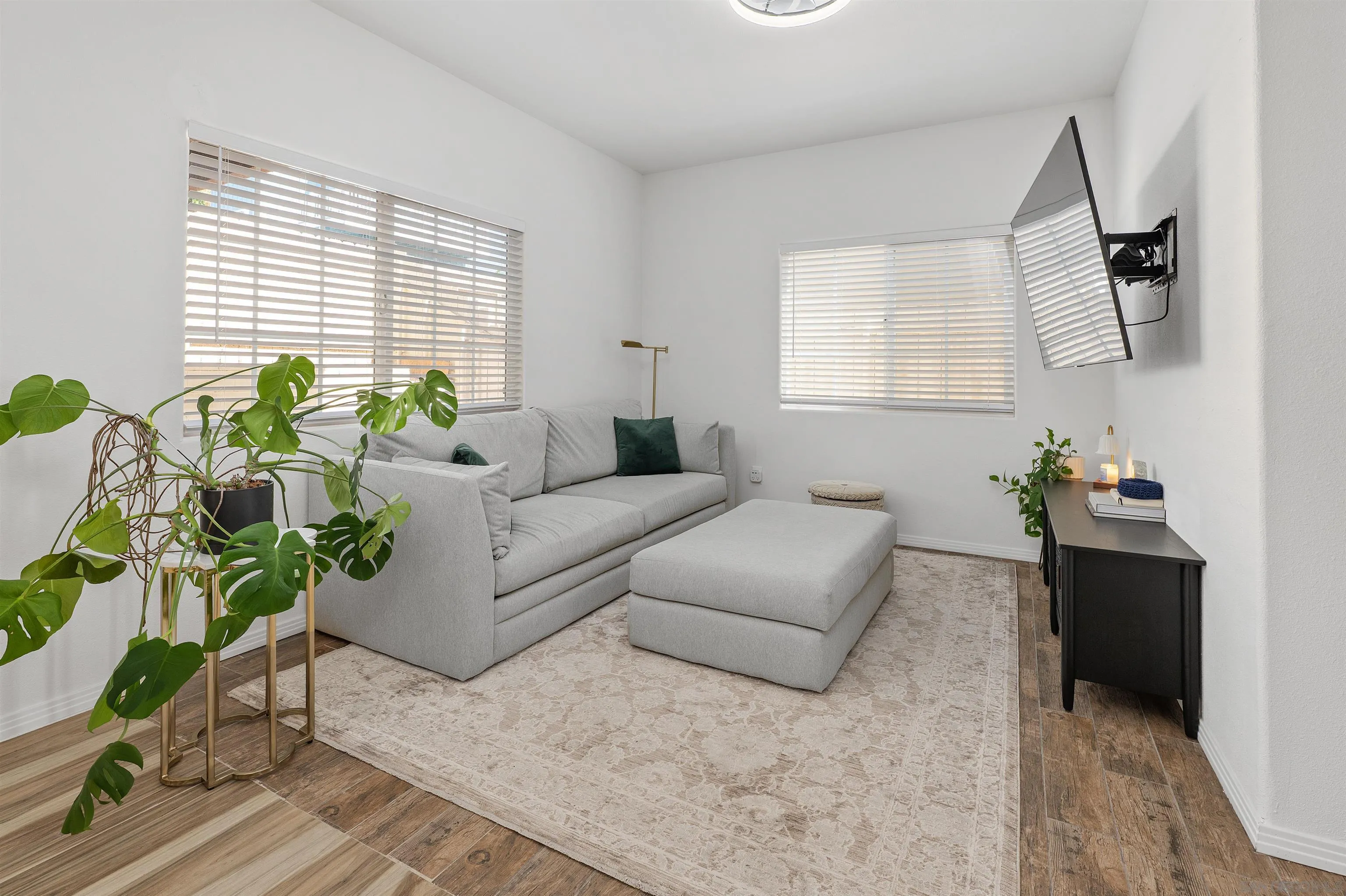 https://cdn.realtyfeed.com/cdn/127/250040683/79a4953dcfe96228447bbbe47a50ff8b.webp