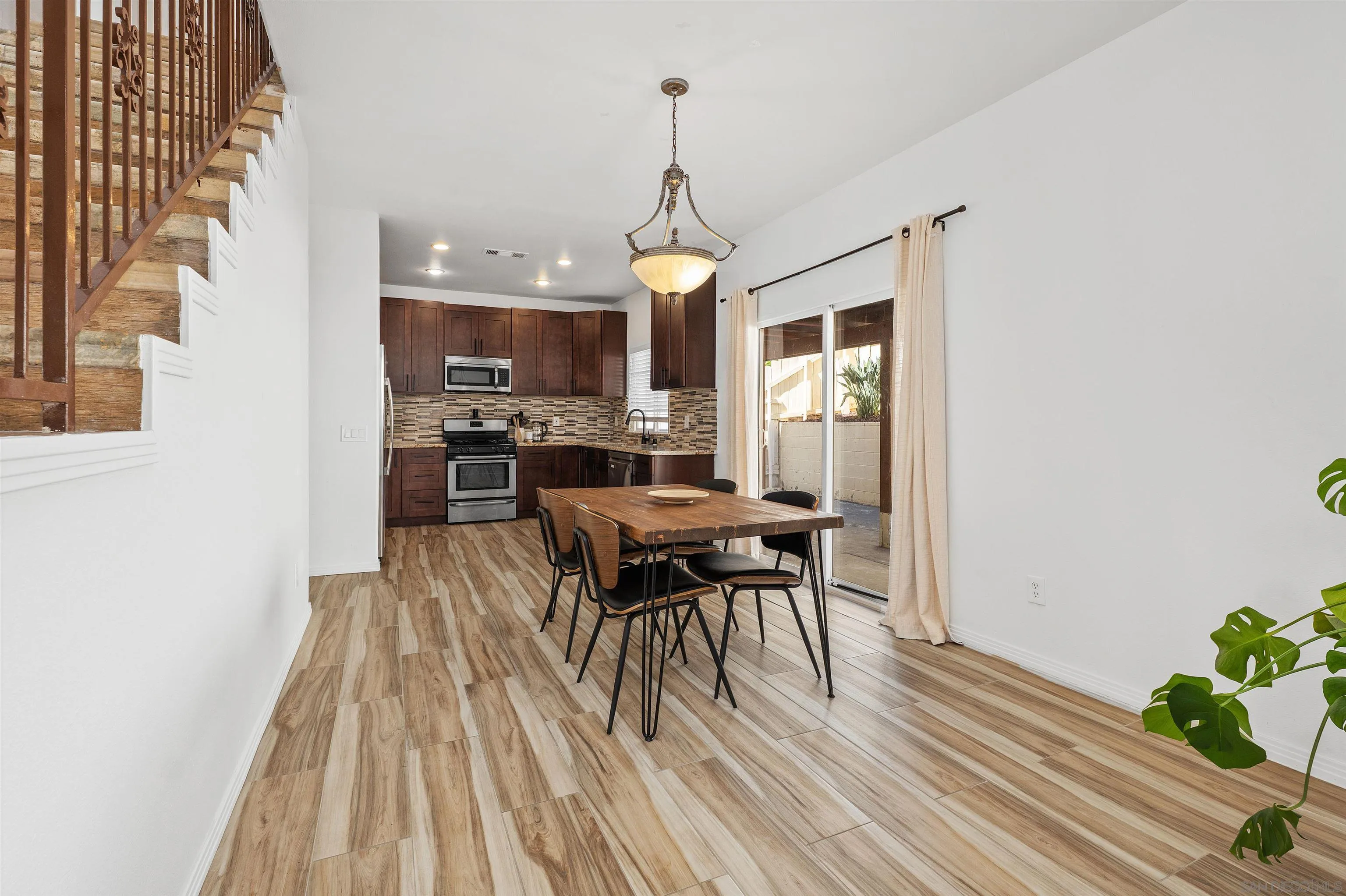 https://cdn.realtyfeed.com/cdn/127/250040683/95738037d52e68c0a5b47afa0c45590e.webp