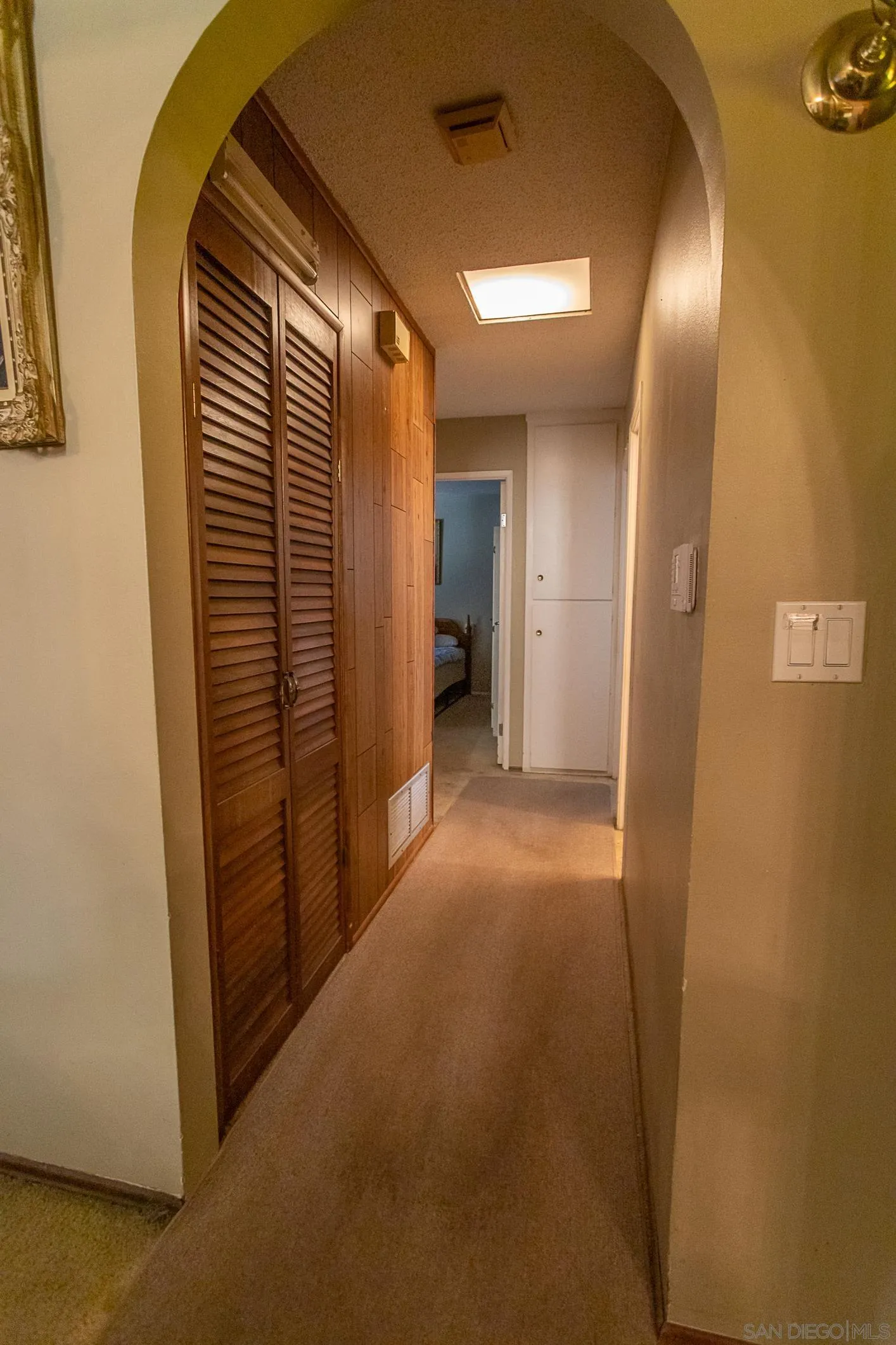 https://cdn.realtyfeed.com/cdn/127/250040686/10d4afdb9c13018873f8f90dd34296cd.webp