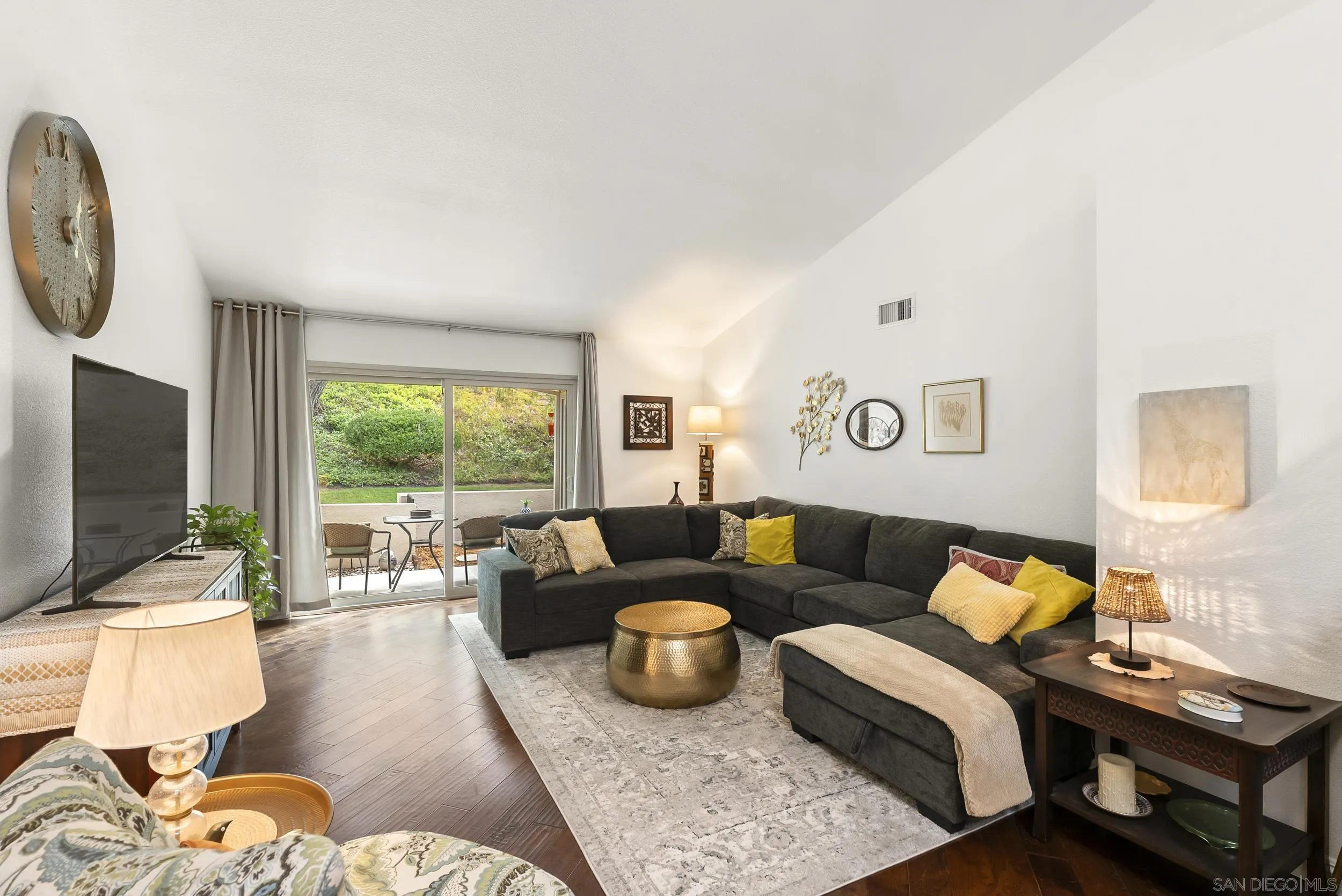 https://cdn.realtyfeed.com/cdn/127/250040692/892ba1e5ab708ed2ad2c670d578873df.webp
