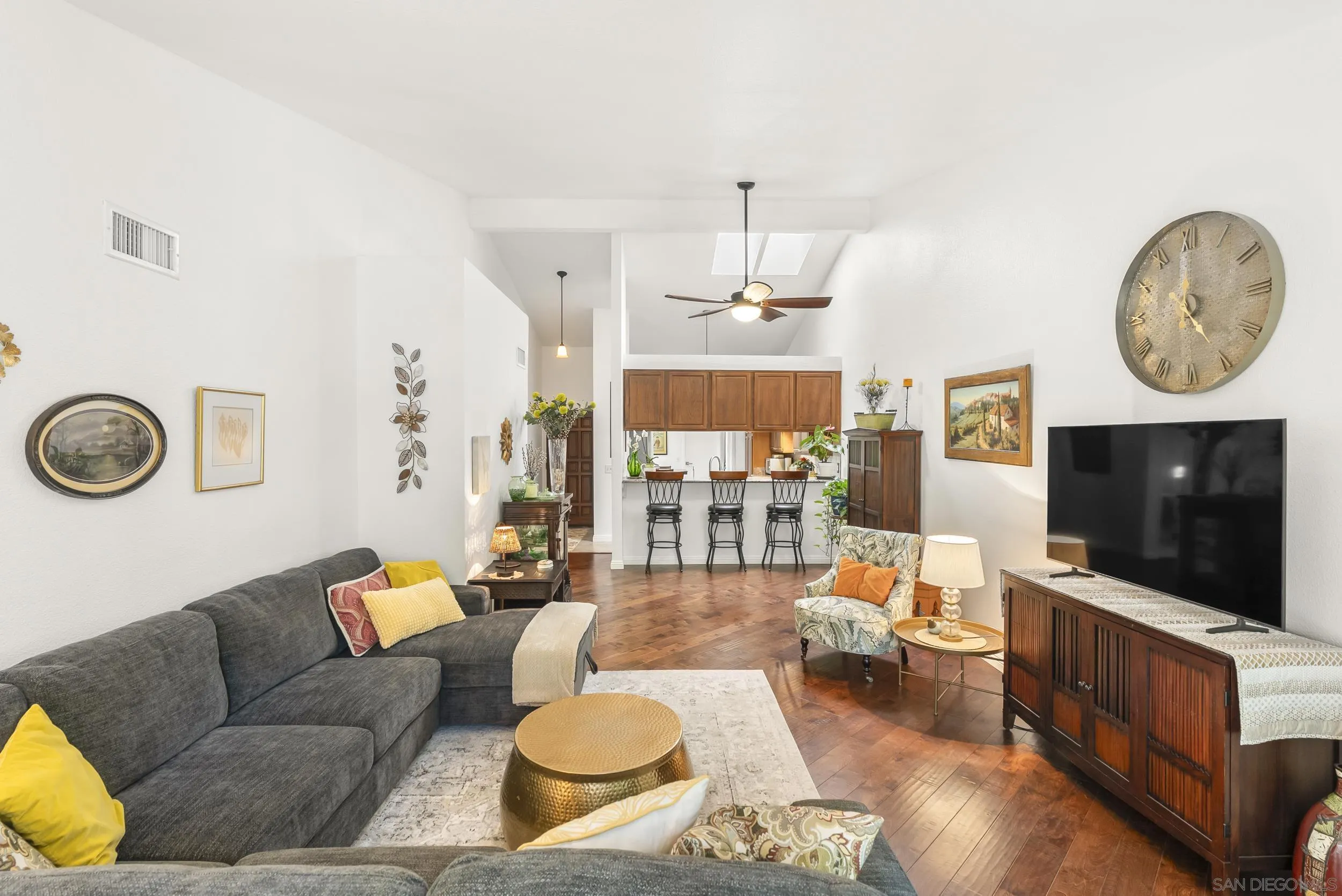 https://cdn.realtyfeed.com/cdn/127/250040692/9aa91beefbebd502ec1bf8509ee176b4.webp