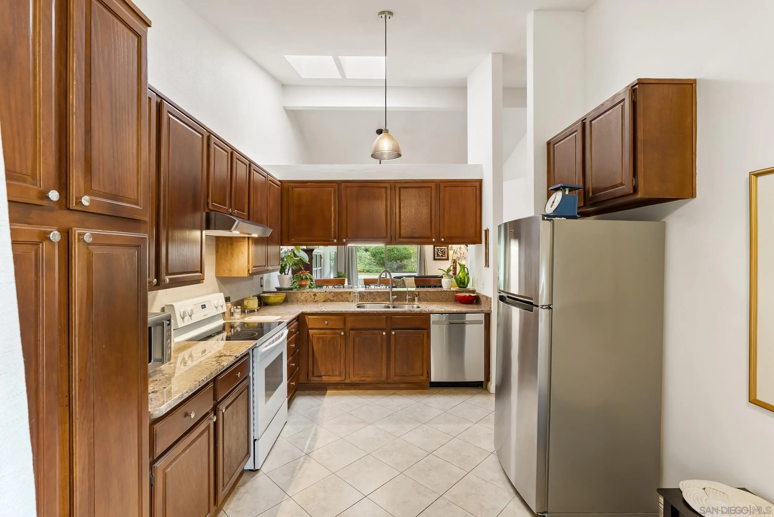 https://cdn.realtyfeed.com/cdn/127/250040692/dd605bf8200eefdb0bd80c45137be95a.webp