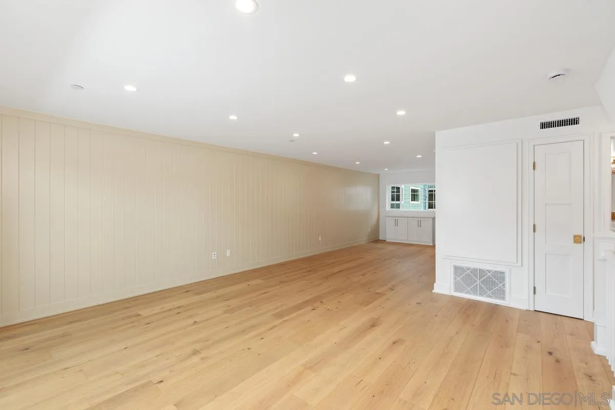 Photo #13: 250040694 Listing: Photo #13