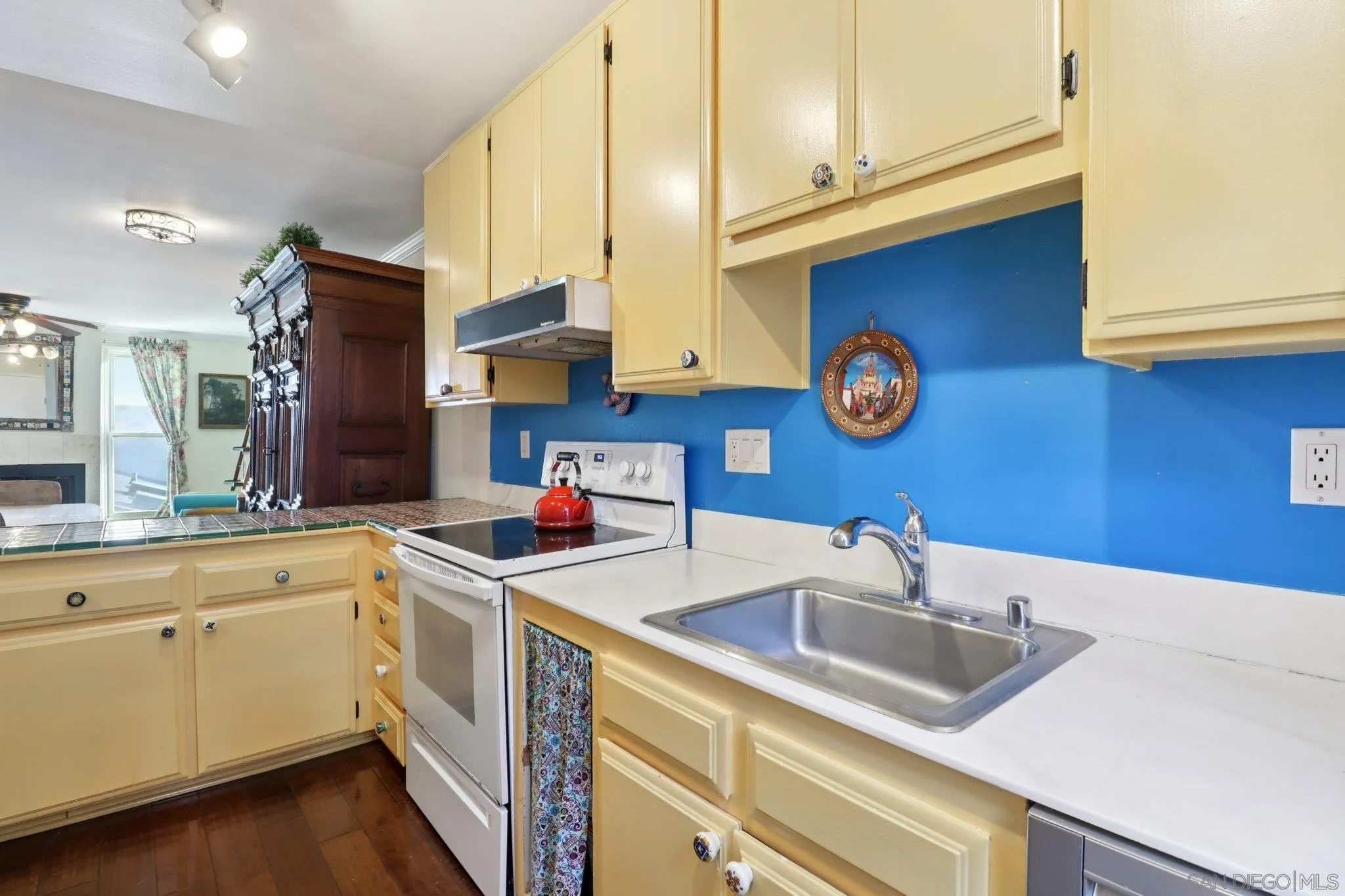 https://cdn.realtyfeed.com/cdn/127/250040697/5cbc9984a33f9faca7c5379fcfd7c7d4.webp