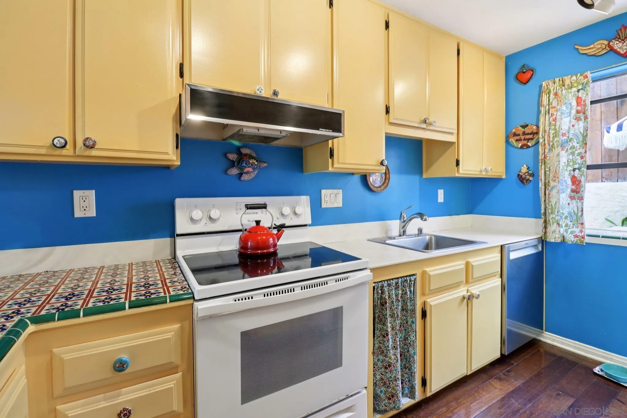 https://cdn.realtyfeed.com/cdn/127/250040697/ab84cf3d42f0df054bd5a1c830315c5d.webp