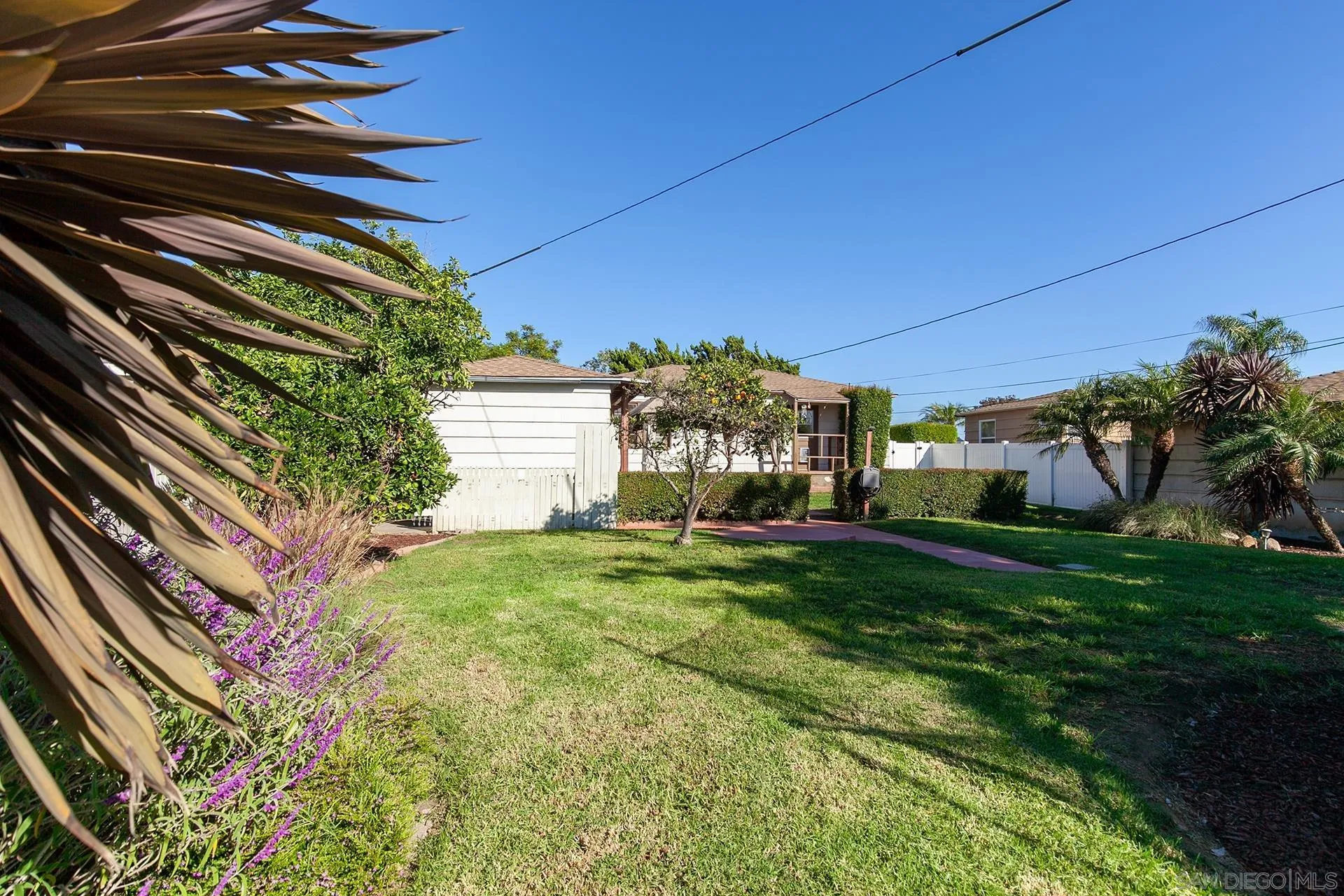 https://cdn.realtyfeed.com/cdn/127/250040698/2cbaa49b9a1ad66e1180f458e989f233.webp