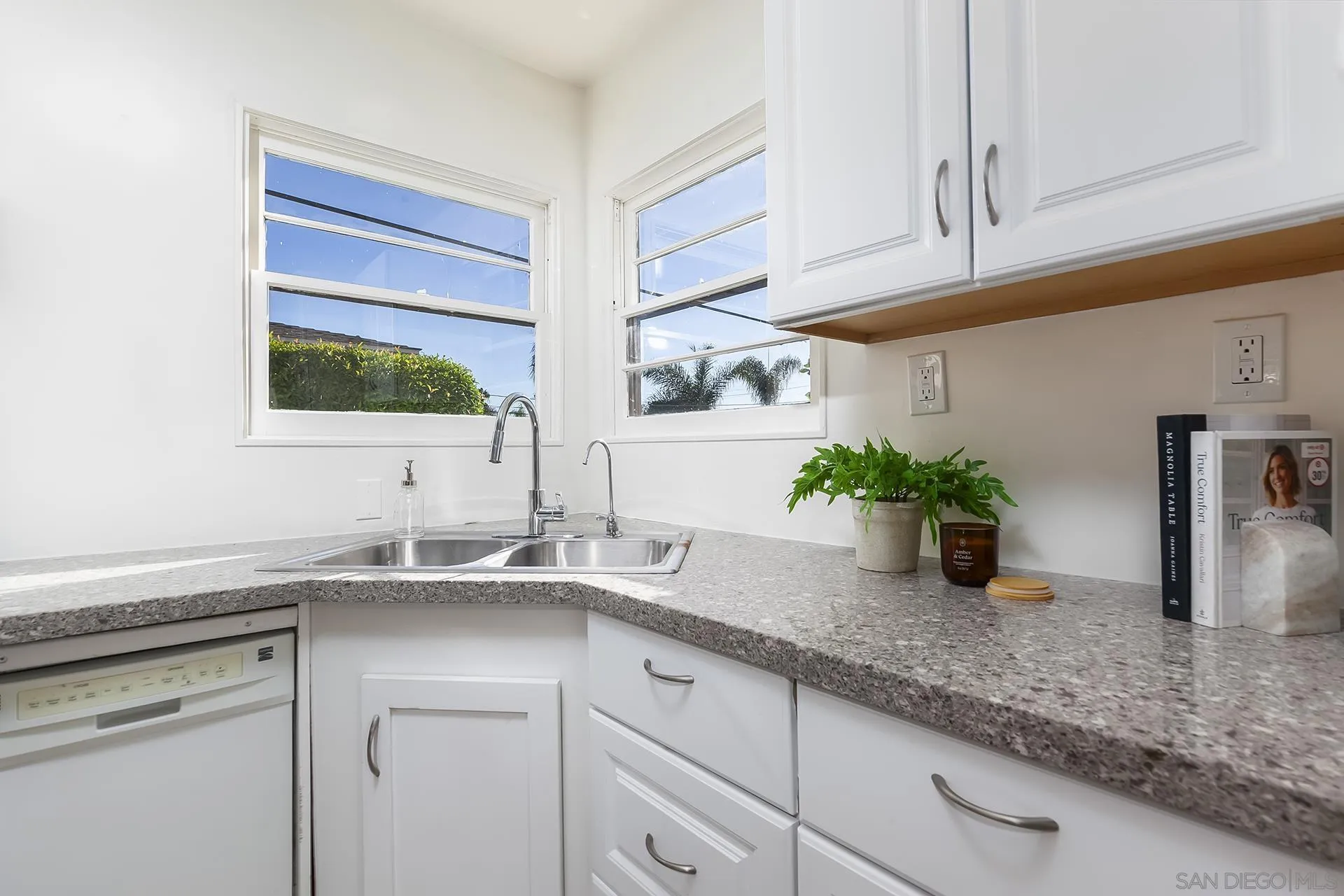 https://cdn.realtyfeed.com/cdn/127/250040698/60ef148af5a9308ae84b97f37e8d3a80.webp