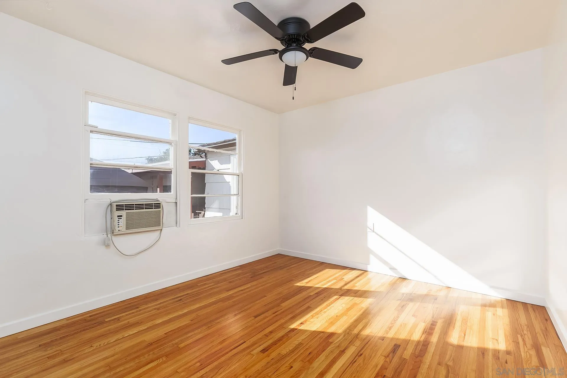 https://cdn.realtyfeed.com/cdn/127/250040698/bdf2a8b62e660f8e45185962dcdf36d9.webp