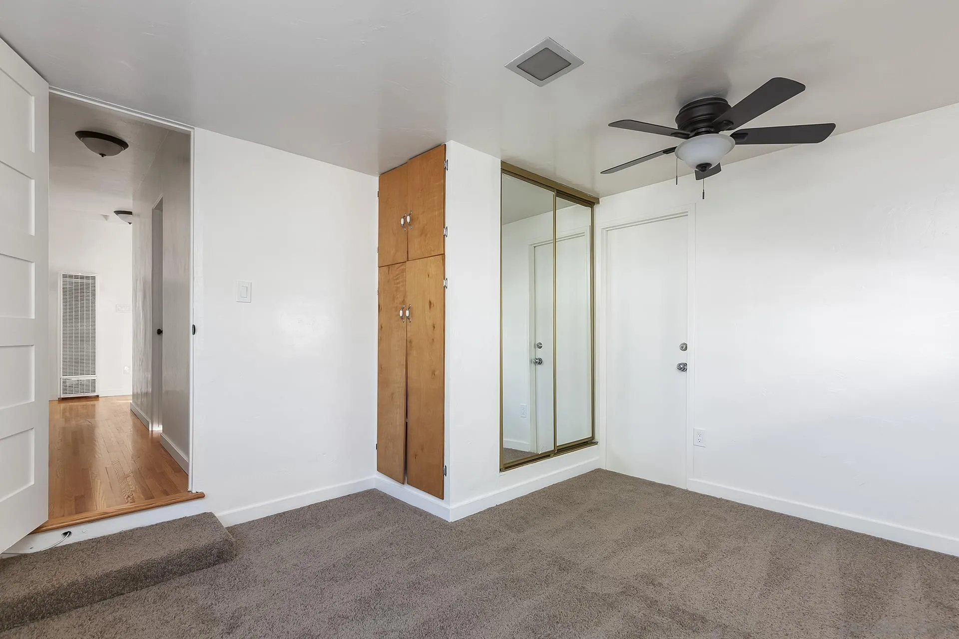 https://cdn.realtyfeed.com/cdn/127/250040698/d618bb1d5fa562c24c5216fb98e2509b.webp