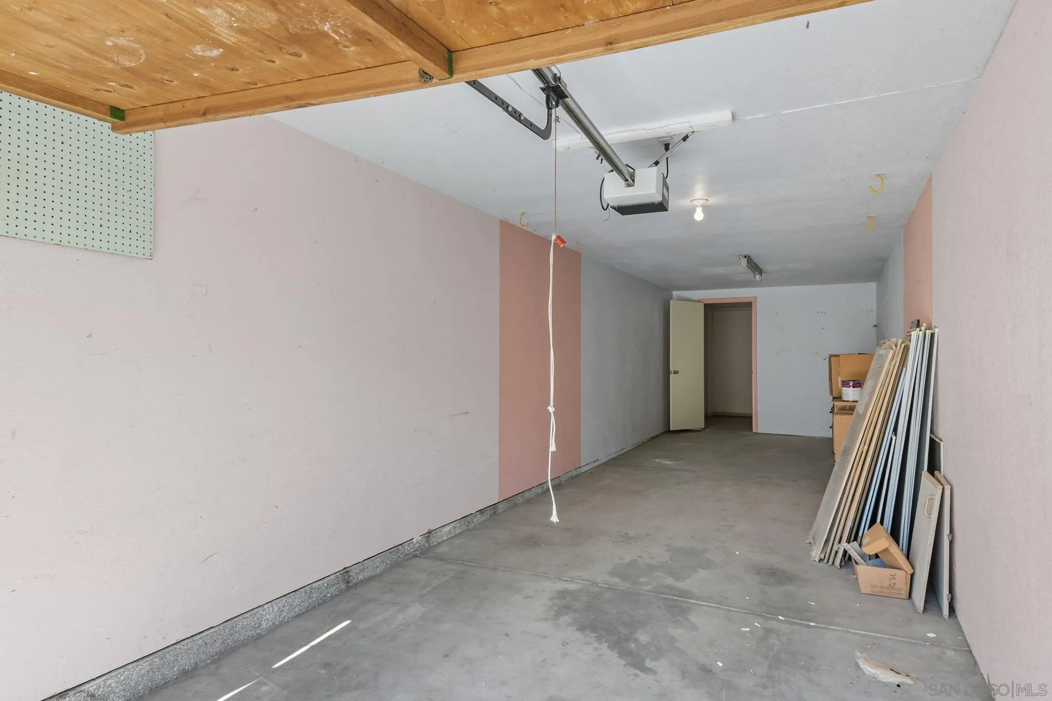https://cdn.realtyfeed.com/cdn/127/250040700/534aa3f298b272bf47e09a8e32059a2e.webp