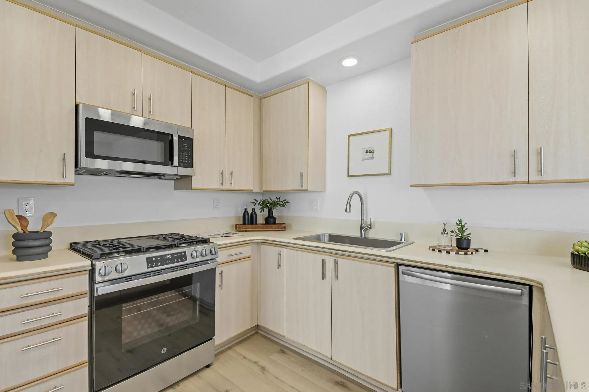 https://cdn.realtyfeed.com/cdn/127/250040700/9662a16b0fc93c3c496412d7b1e04c30.webp