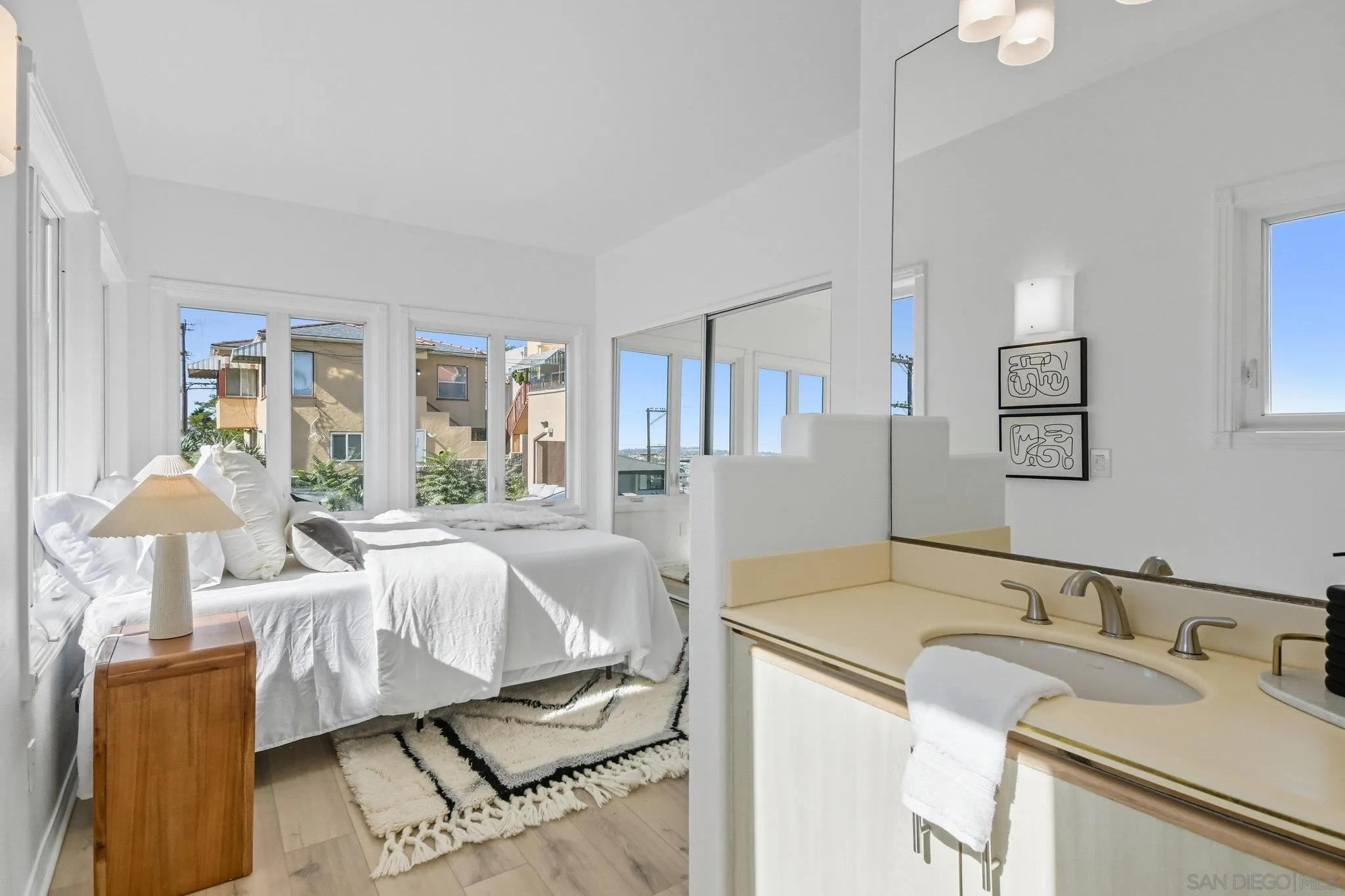https://cdn.realtyfeed.com/cdn/127/250040700/e102b8d3418461c5aae3a1728bc20f3d.webp