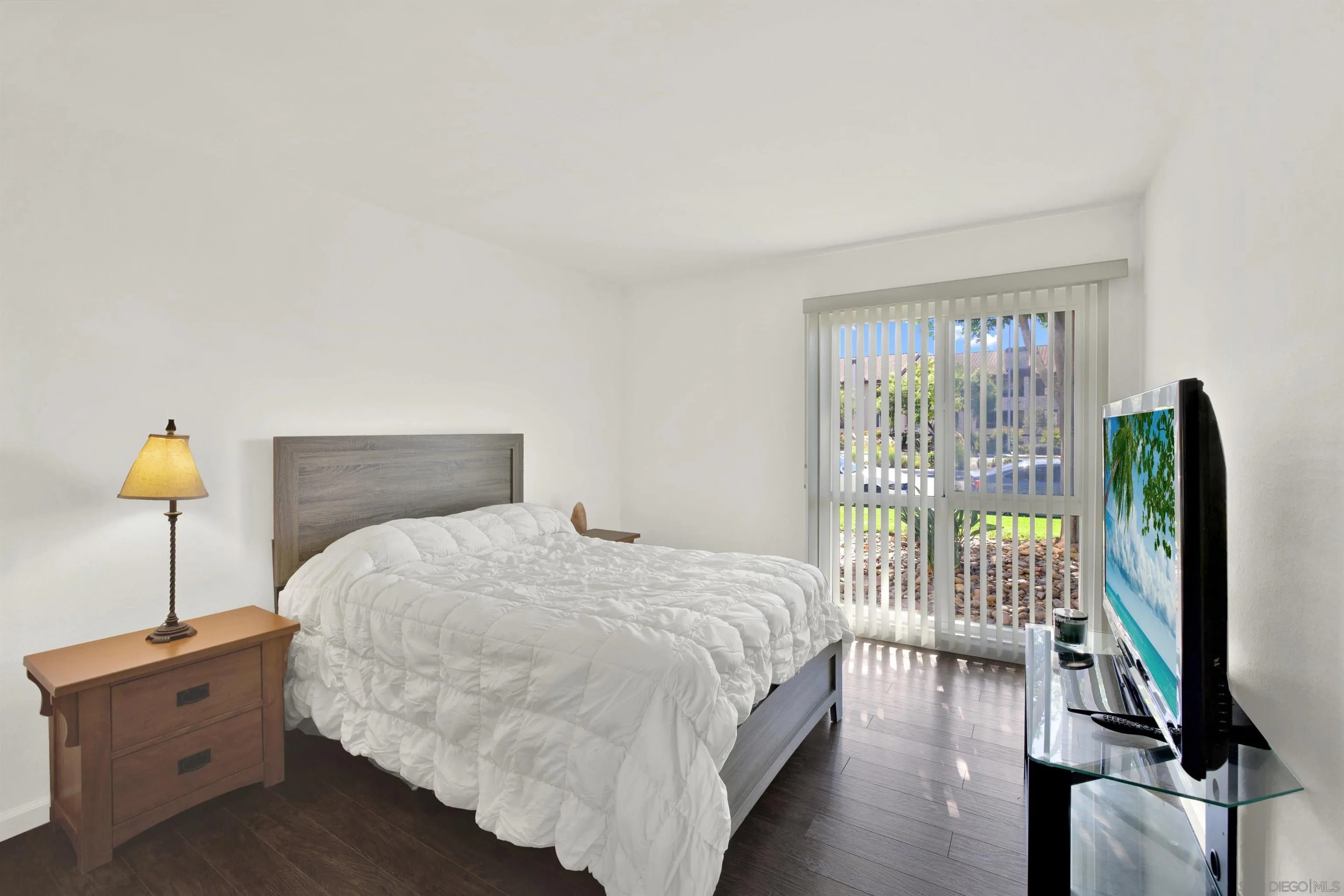 https://cdn.realtyfeed.com/cdn/127/250040702/46b0a32e53c7051b973f6ea07ecd5a00.webp