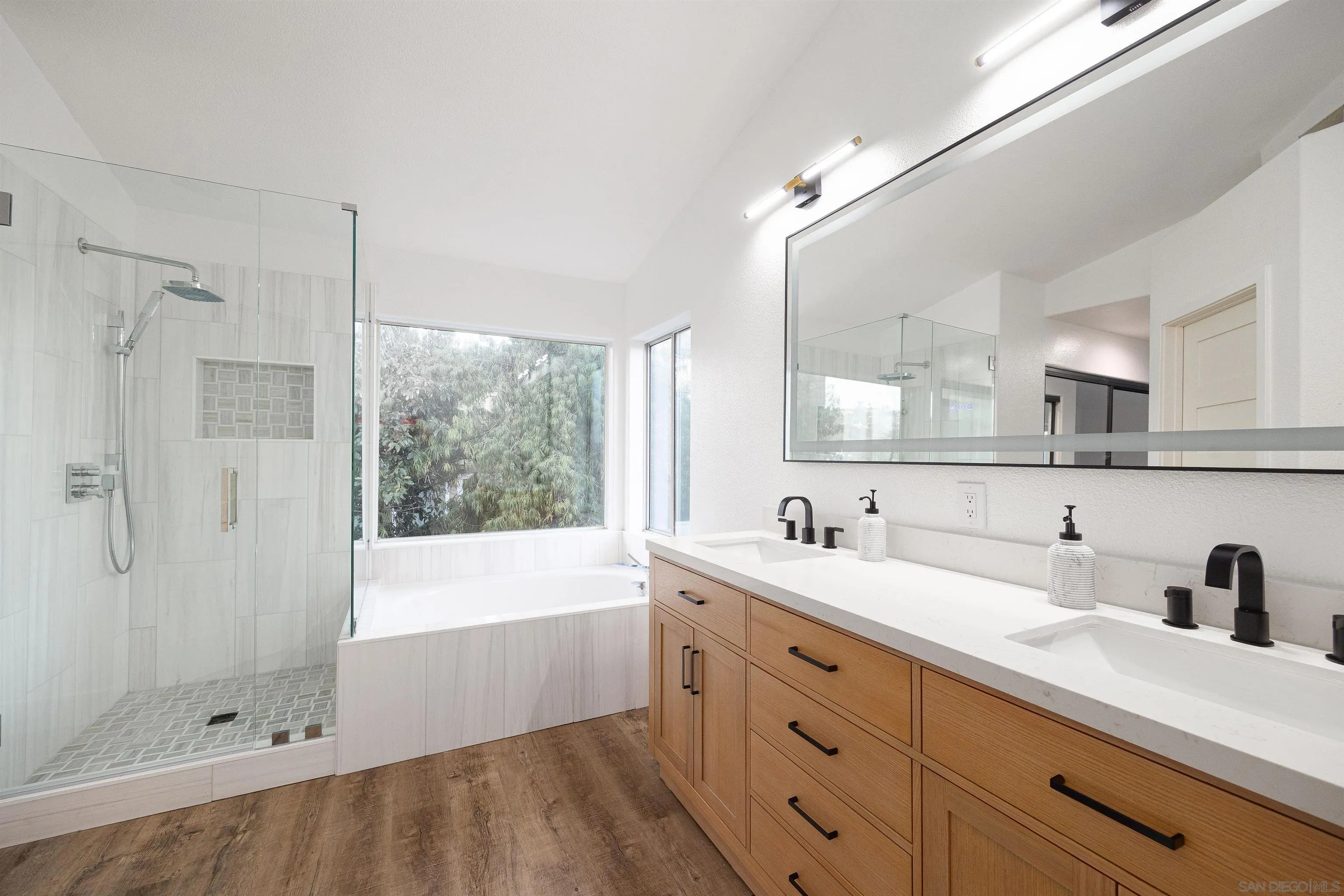 https://cdn.realtyfeed.com/cdn/127/250040703/9529512da7a609e072a88126f85b4ee7.webp