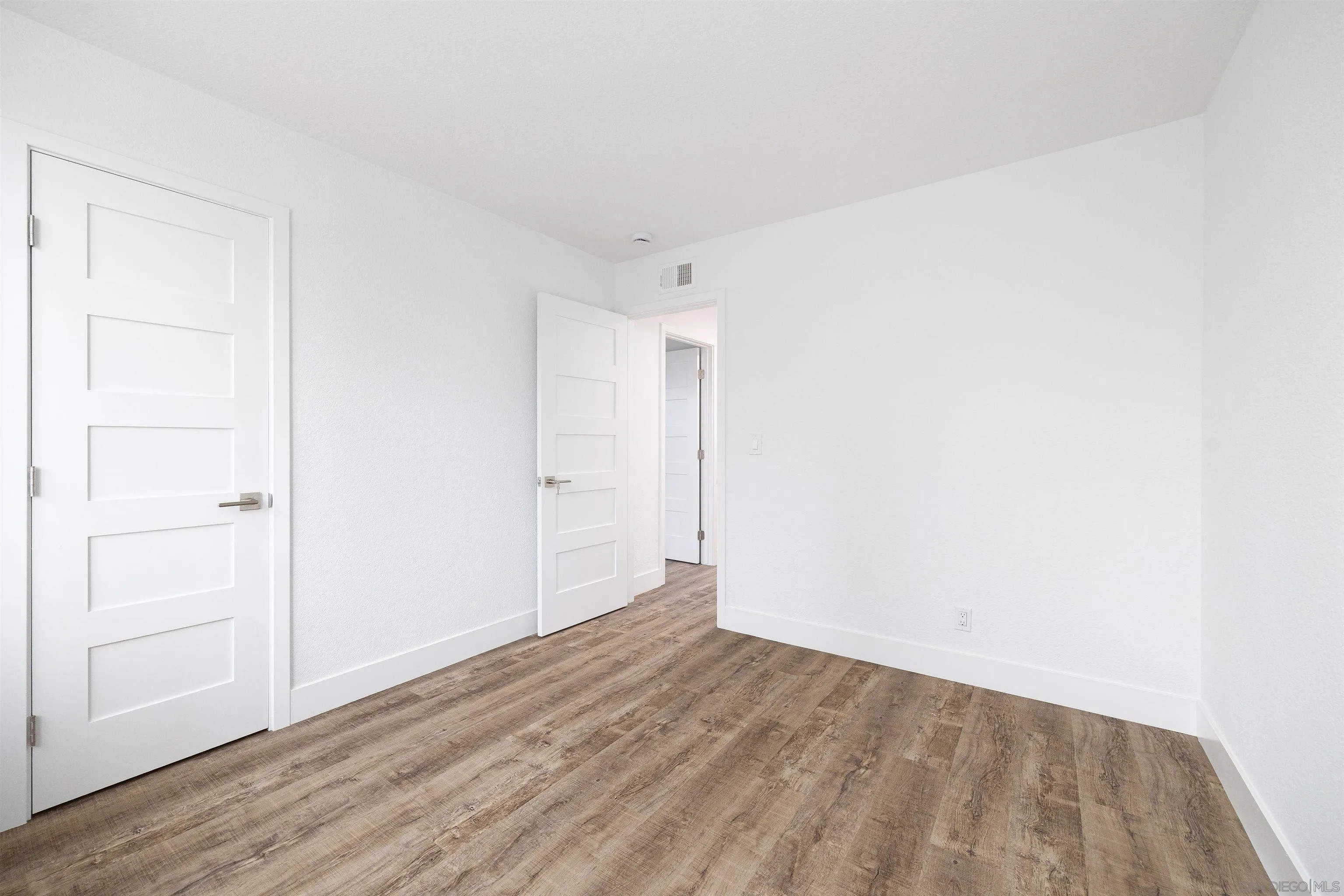 https://cdn.realtyfeed.com/cdn/127/250040703/b03f56daa162de4ea6b4becf955f37e1.webp