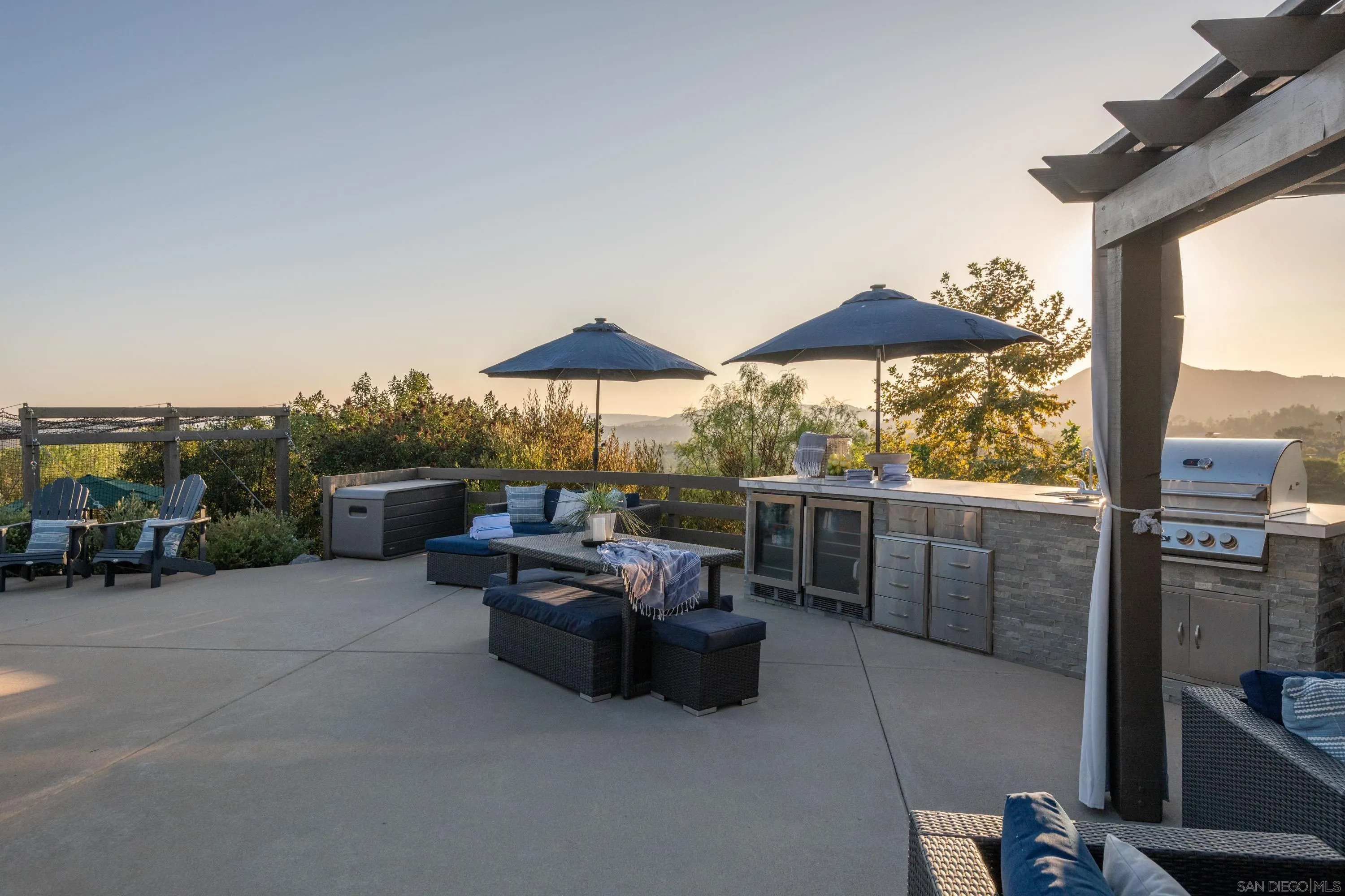 https://cdn.realtyfeed.com/cdn/127/250040709/791a1231dbcedeb0e4451d07873b1fb3.webp