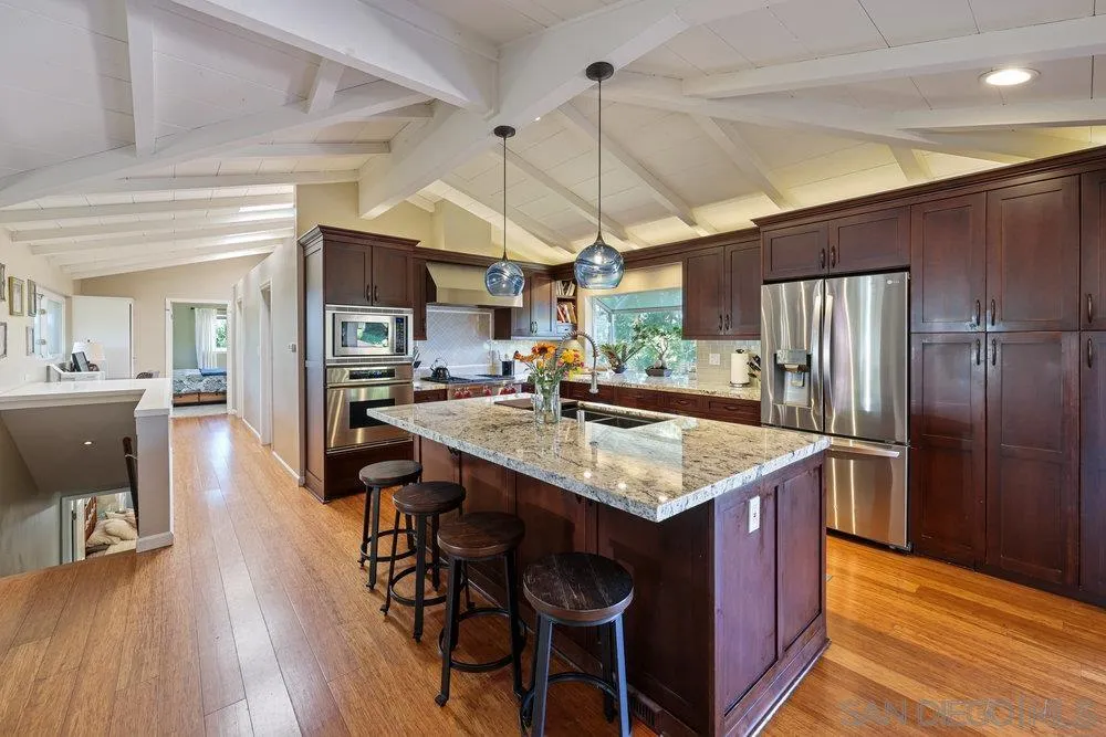 https://cdn.realtyfeed.com/cdn/127/250040713/a9262bd9b984ab316ea5f1cd3e81a536.webp