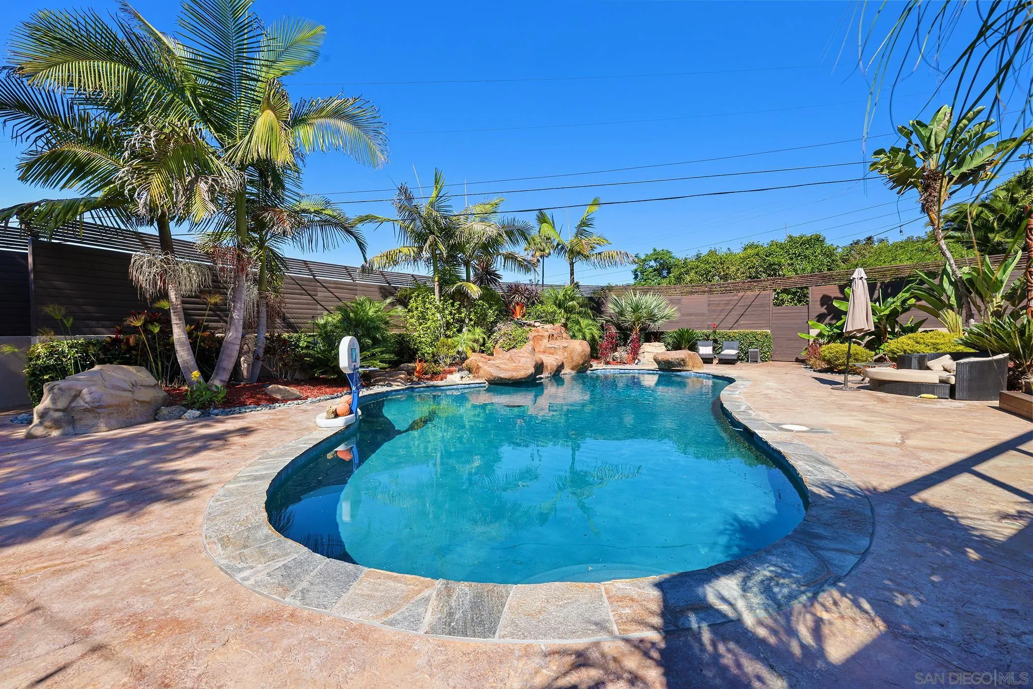 https://cdn.realtyfeed.com/cdn/127/250040713/c2dfc0f0fbe053b0653390a74eeecee3.webp