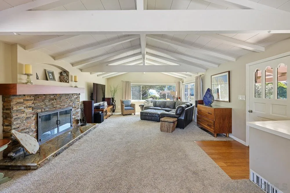 https://cdn.realtyfeed.com/cdn/127/250040713/e035e9d902113ab6a328c20f4c22415c.webp