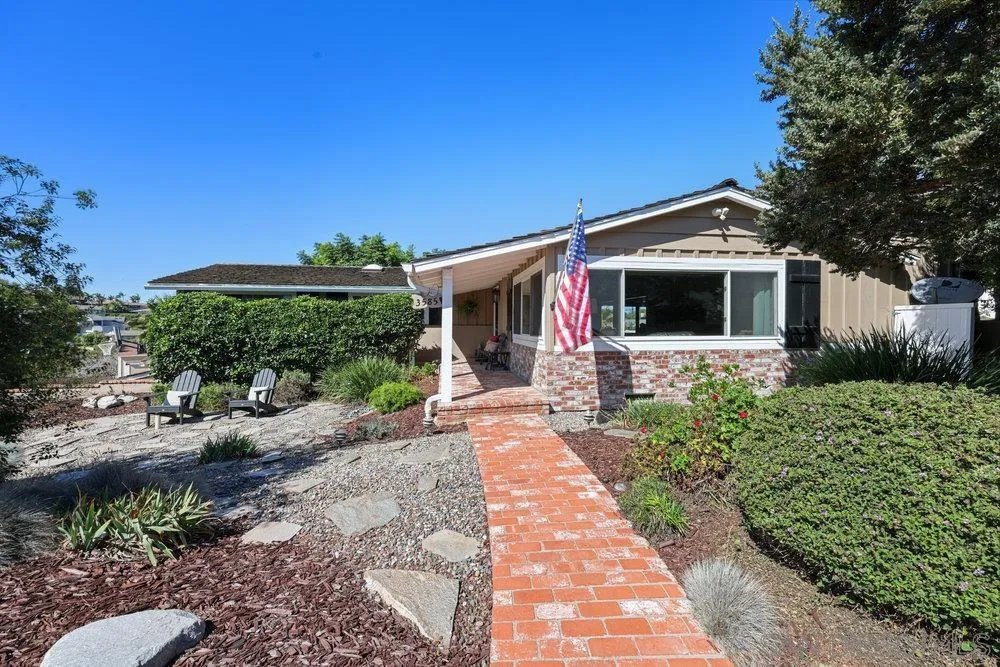 https://cdn.realtyfeed.com/cdn/127/250040713/ecb8743e4d570c8989bd762a09993a6c.webp