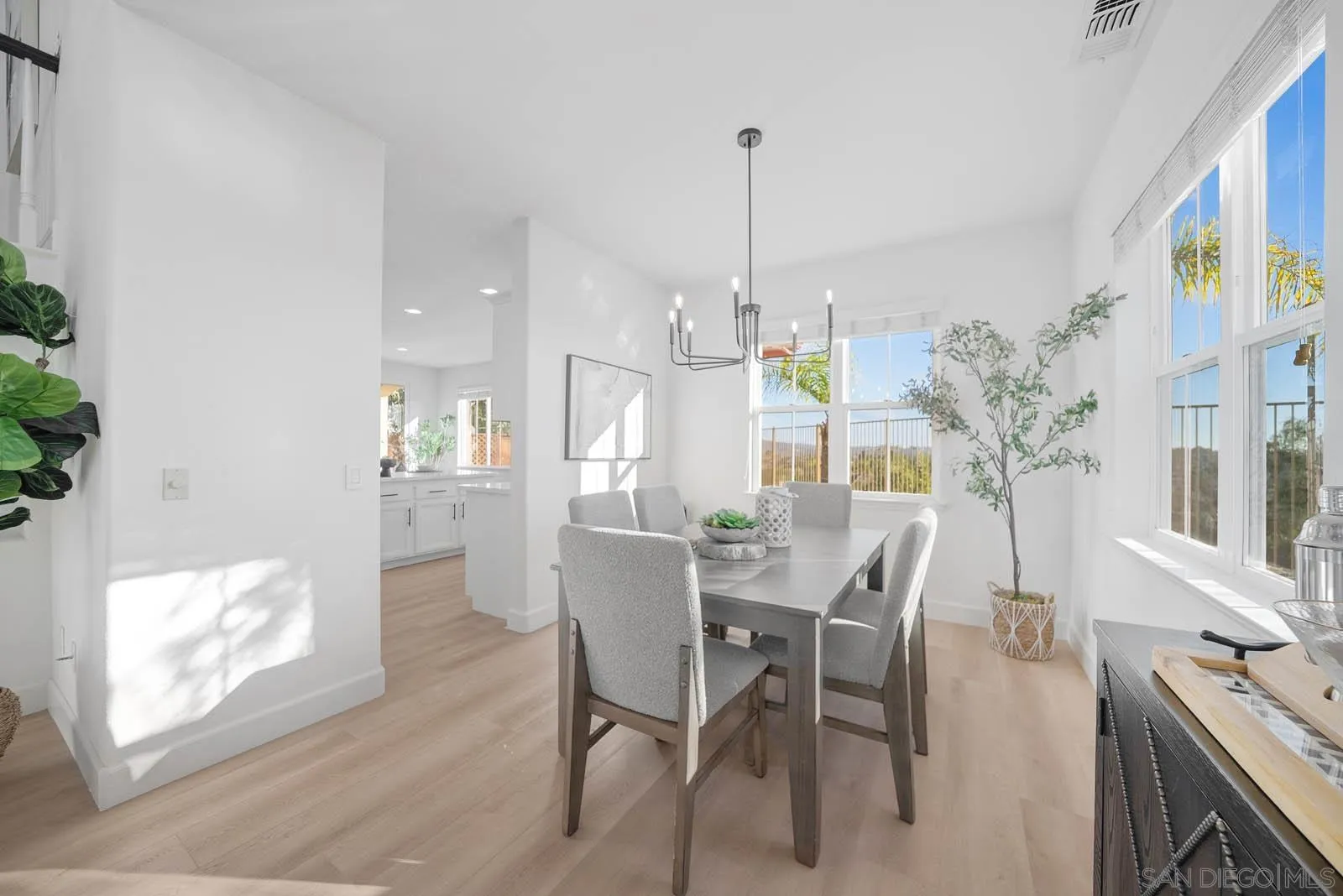 https://cdn.realtyfeed.com/cdn/127/250040716/1995e3fbeca8b53da3bea0c61b00566c.webp