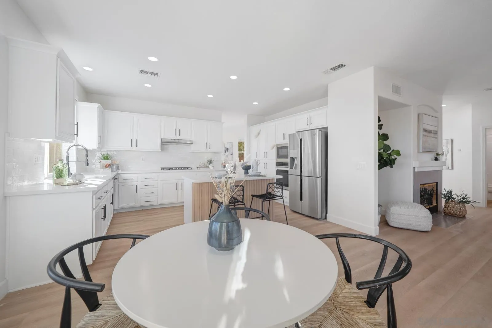 https://cdn.realtyfeed.com/cdn/127/250040716/643aceaed21a9c0754a7a1bf07c2bfe9.webp