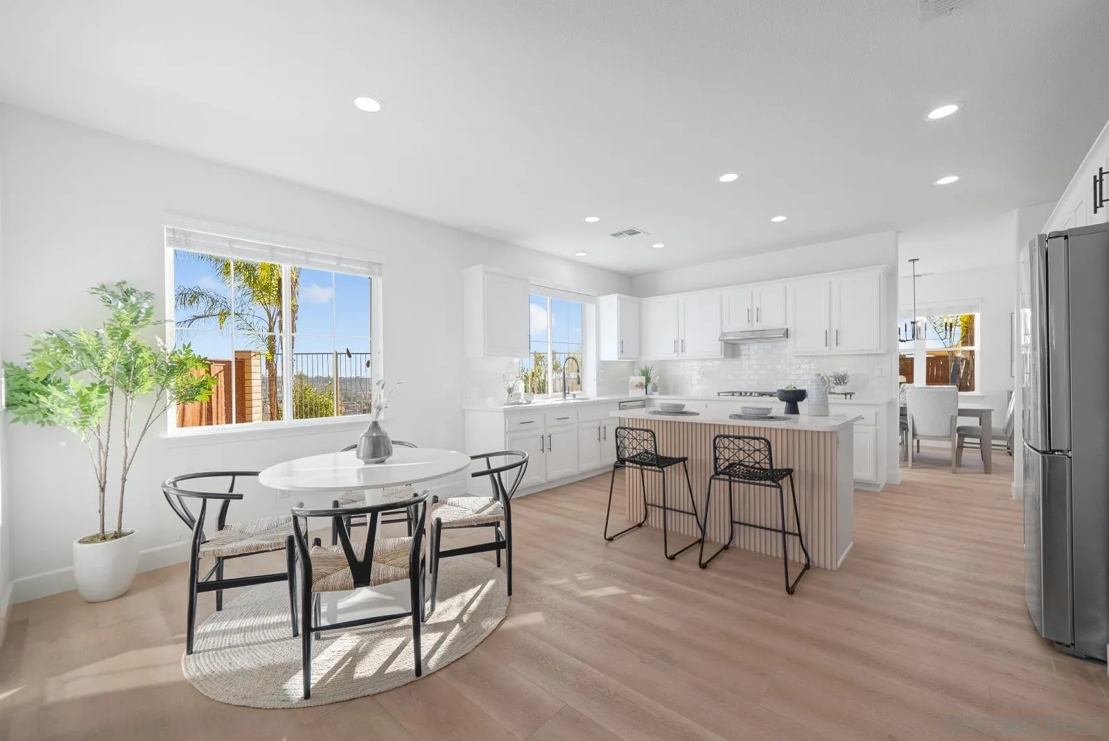 https://cdn.realtyfeed.com/cdn/127/250040716/7d5fdb0294a69f4b0d3bdbf1a6305d99.webp