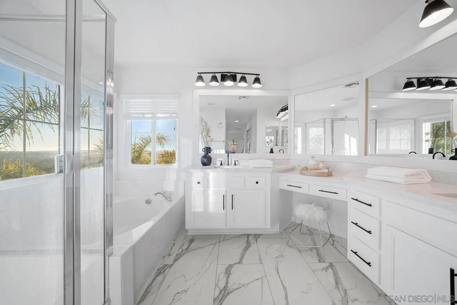 https://cdn.realtyfeed.com/cdn/127/250040716/9e2f20647e05a720cd7949beb6aeda1c.webp