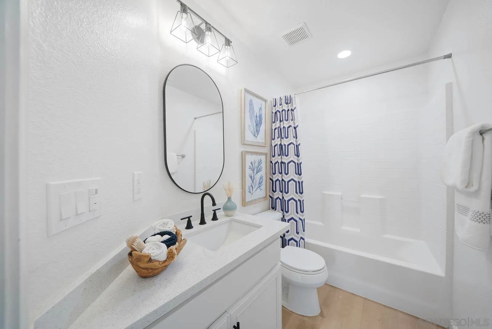 https://cdn.realtyfeed.com/cdn/127/250040716/f6adc1b90a4c4fc84d43a793ed376831.webp