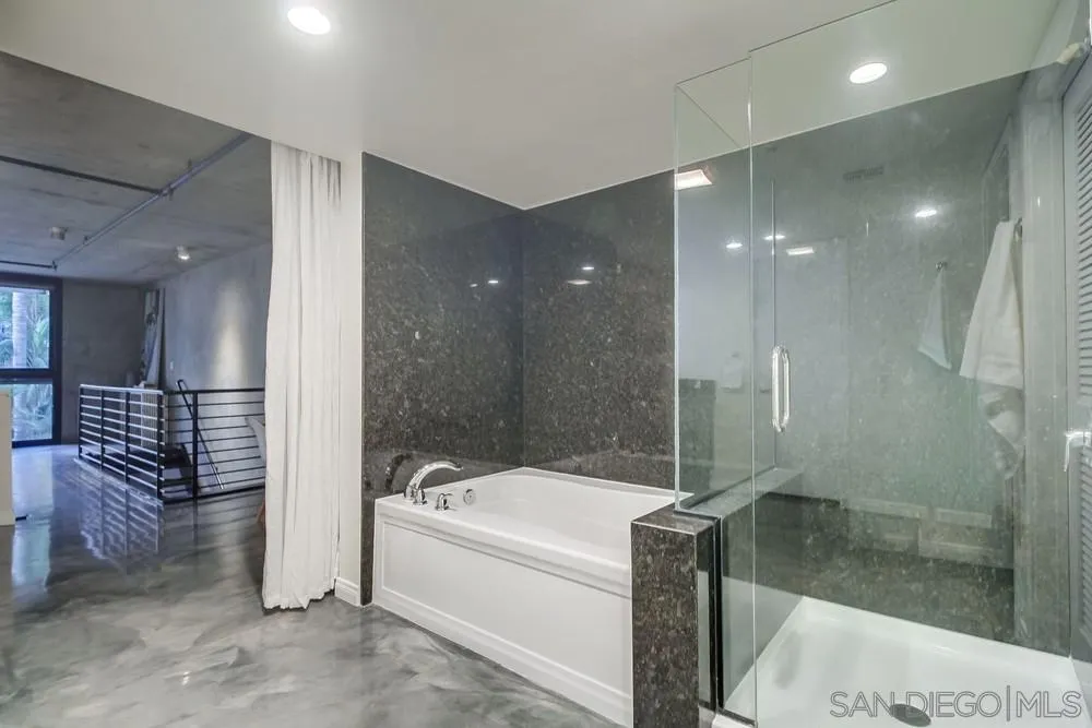 https://cdn.realtyfeed.com/cdn/127/250040717/d4b4c8e6f5d036362cd89490681490ef.webp