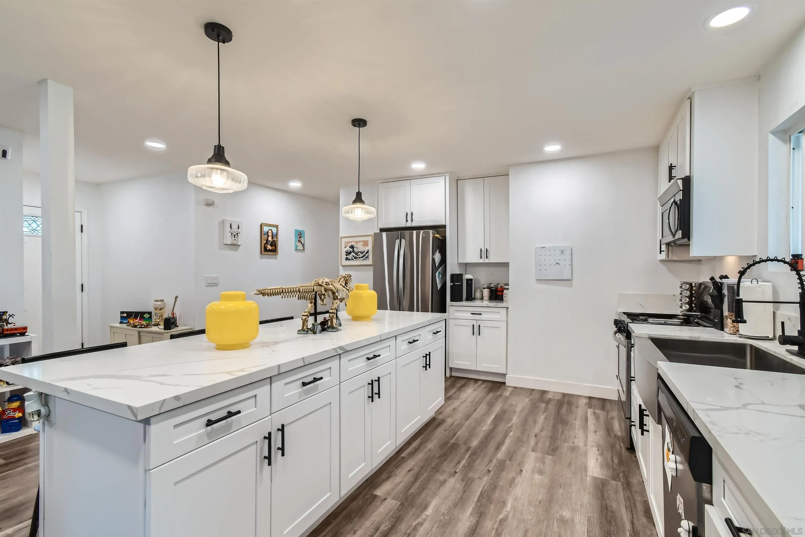 https://cdn.realtyfeed.com/cdn/127/250040728/27eddeccd1cb62345fd7839de62364b0.webp