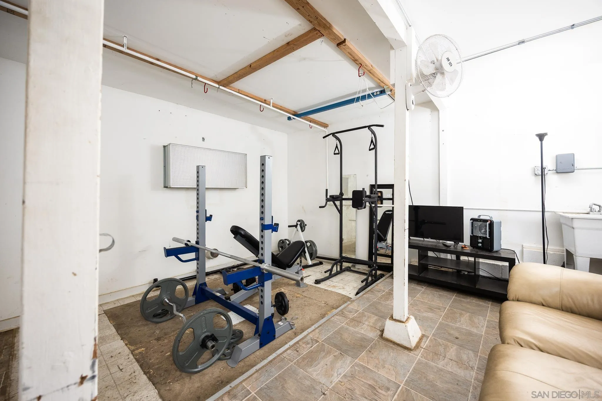 https://cdn.realtyfeed.com/cdn/127/250040729/bea93a32165ca5e7b026a0c78342bcab.webp