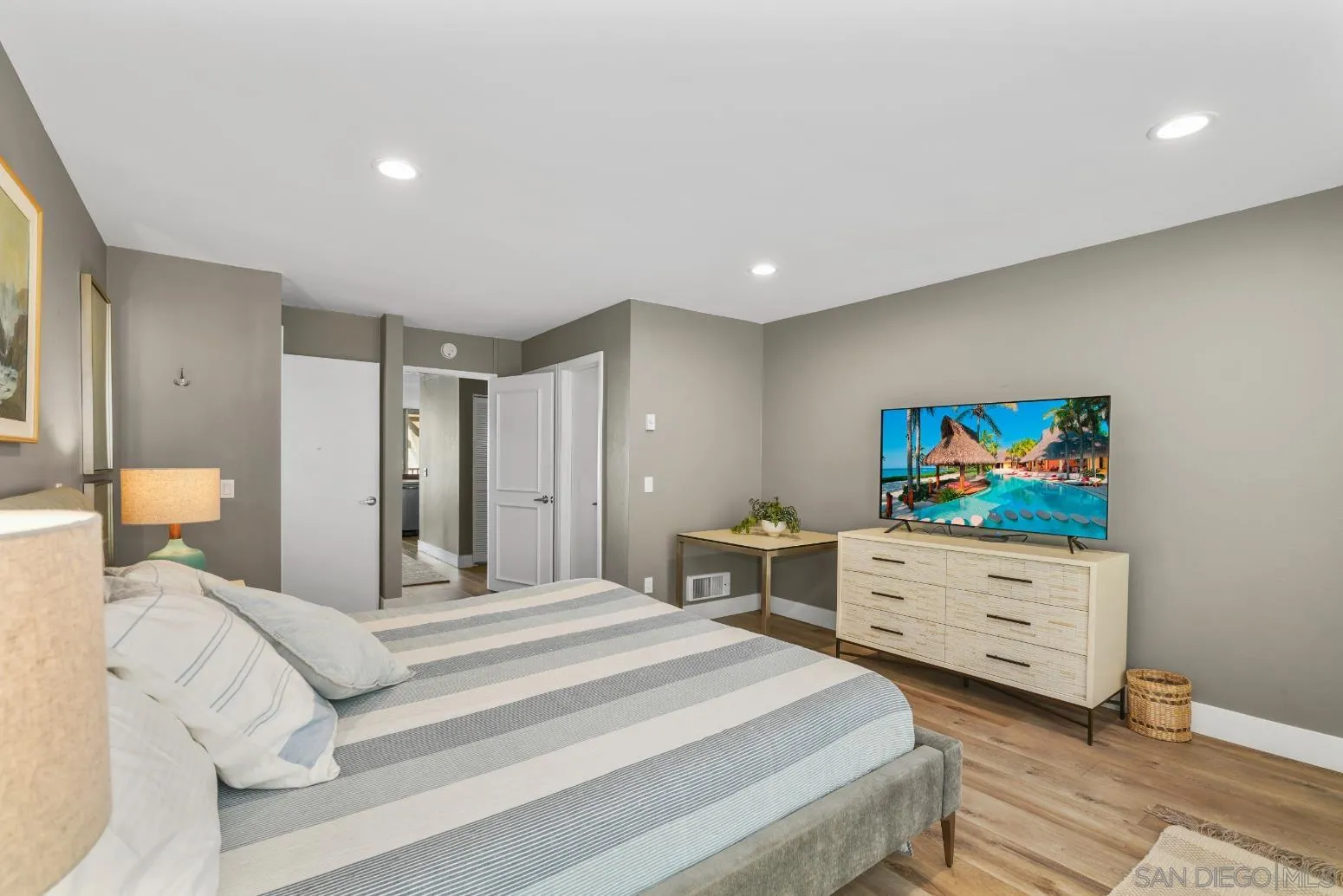 https://cdn.realtyfeed.com/cdn/127/250040732/6ea1a55aaec948022d001fefdc3ddc7c.webp