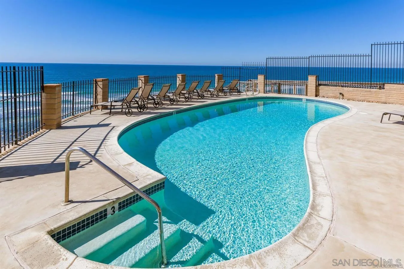 https://cdn.realtyfeed.com/cdn/127/250040732/d85cbb4b35e313632d7b4b3269949b22.webp