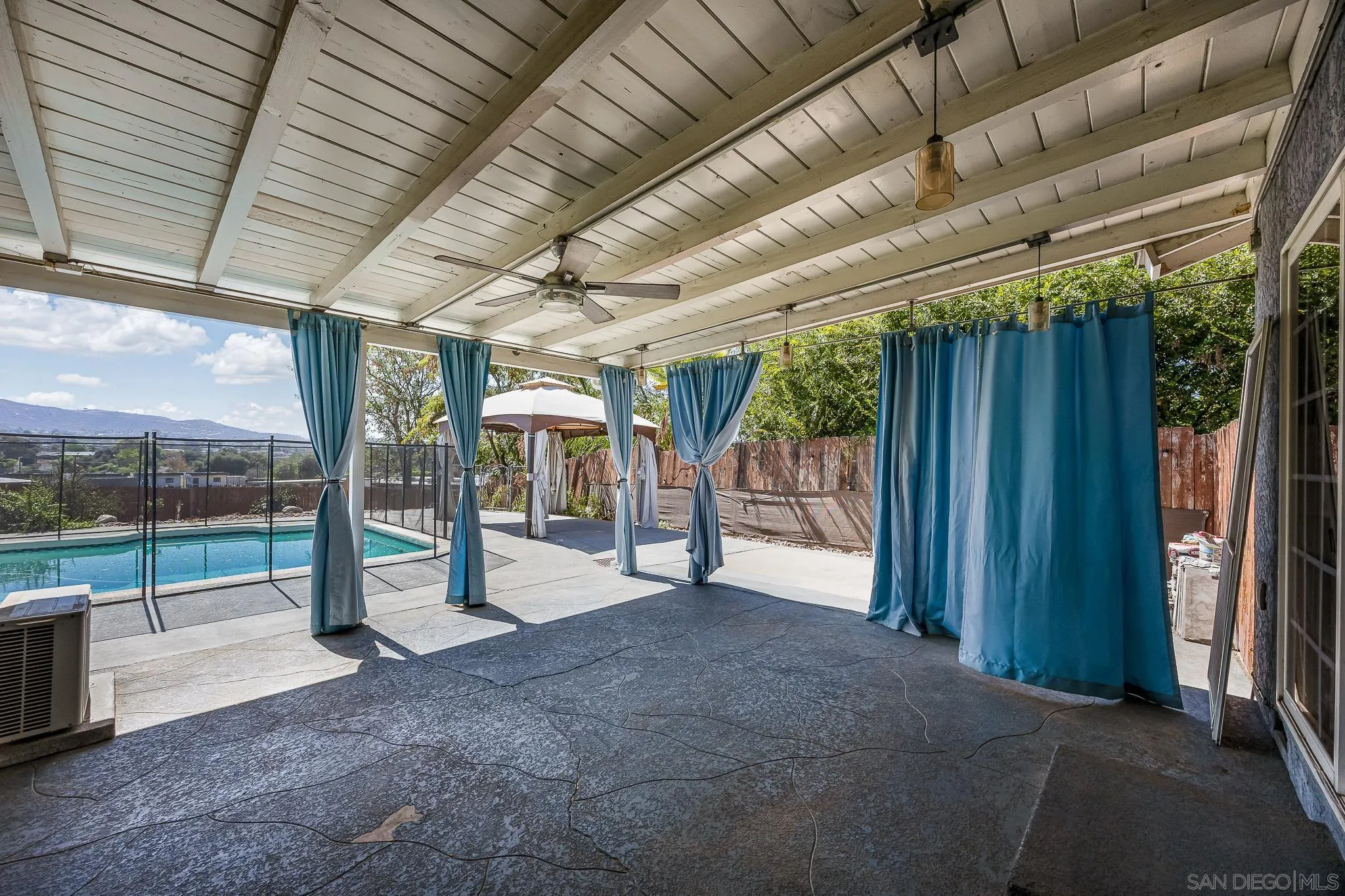 https://cdn.realtyfeed.com/cdn/127/250040734/5fd17d5e1dc50ef11a3857af5ae7ed95.webp