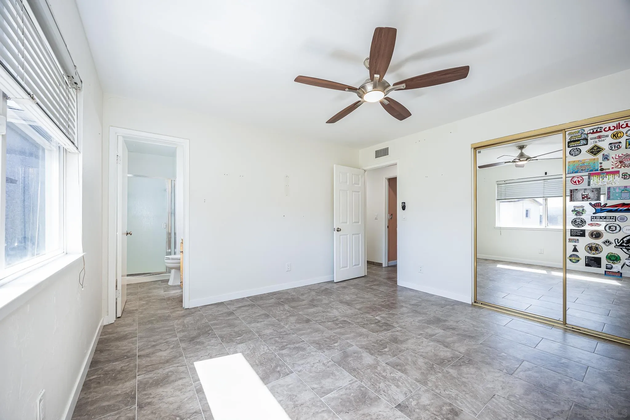 https://cdn.realtyfeed.com/cdn/127/250040734/8f7e5fd3537a342d4390a23e972fe802.webp