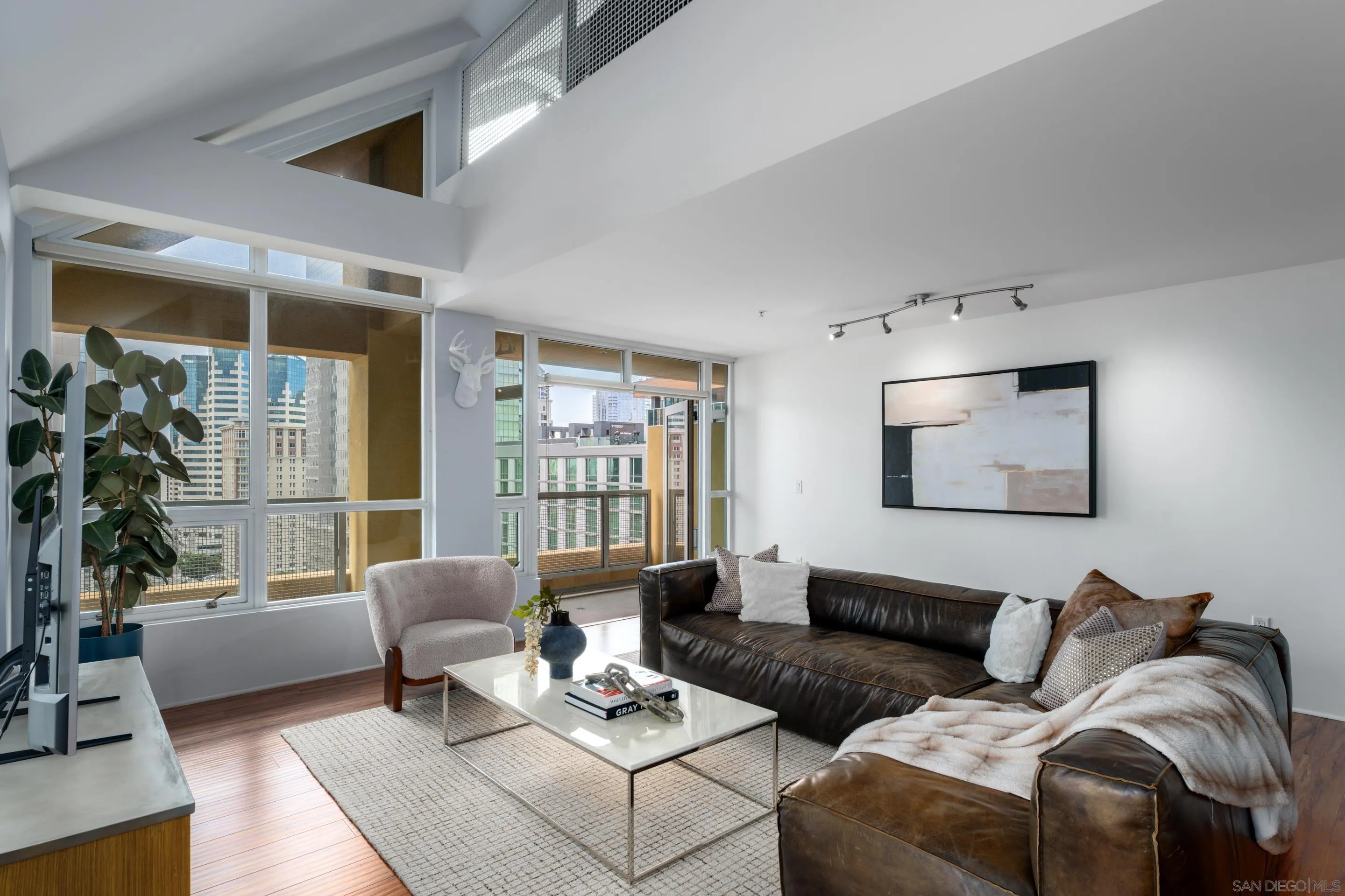 https://cdn.realtyfeed.com/cdn/127/250040738/9f9bccd908dd5d0a5cf713804671a717.webp