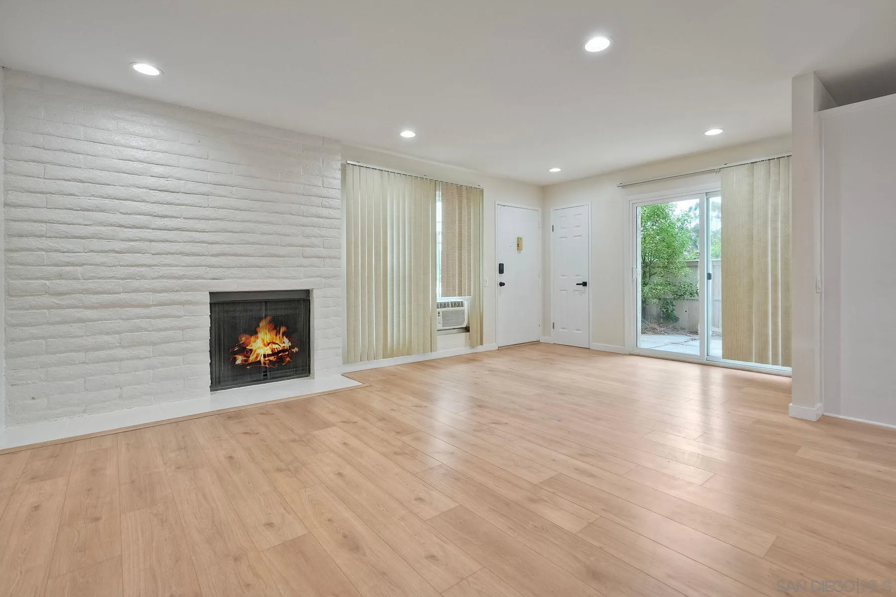 Photo #5: 250040741 Listing 