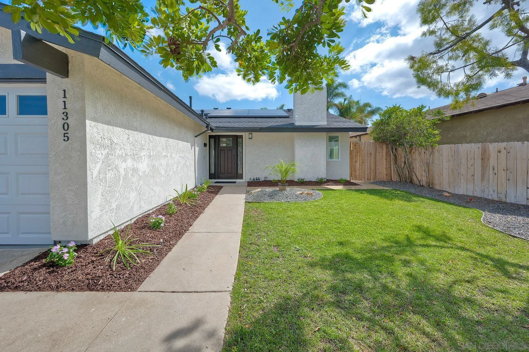 https://cdn.realtyfeed.com/cdn/127/250040746/f35c81405c91bad7643a4aa11df061ed.webp
