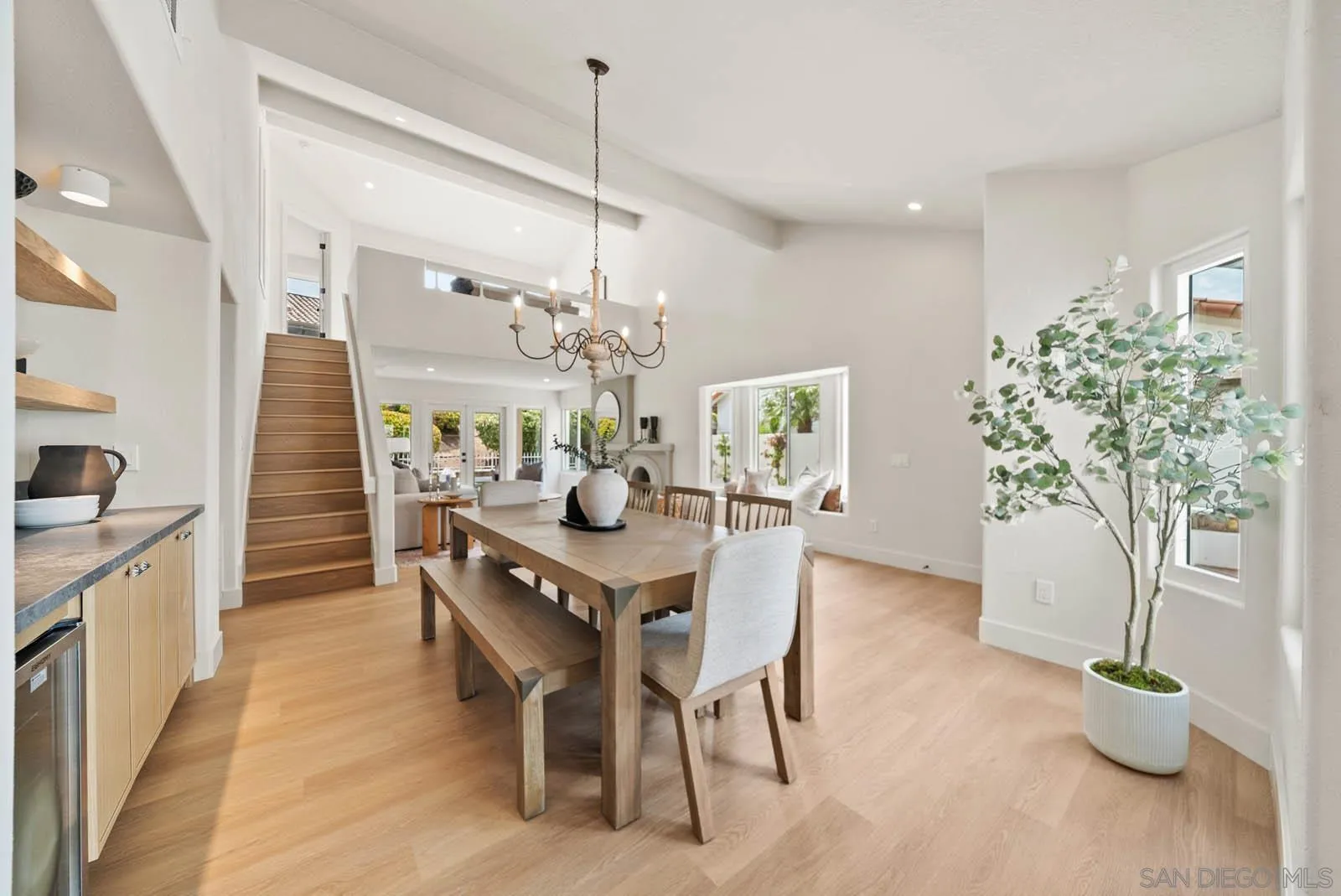 https://cdn.realtyfeed.com/cdn/127/250040747/4b3cac6e6c8a55bfeb76f7f68440cf7a.webp