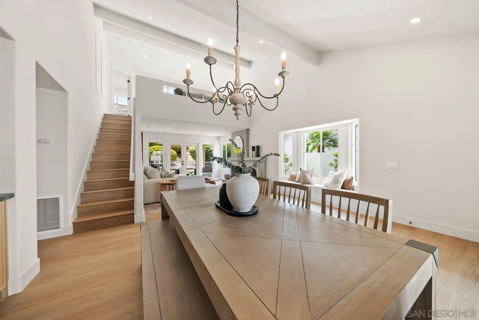 https://cdn.realtyfeed.com/cdn/127/250040747/d1ce26be41336639ffd804c8b9b98a60.webp