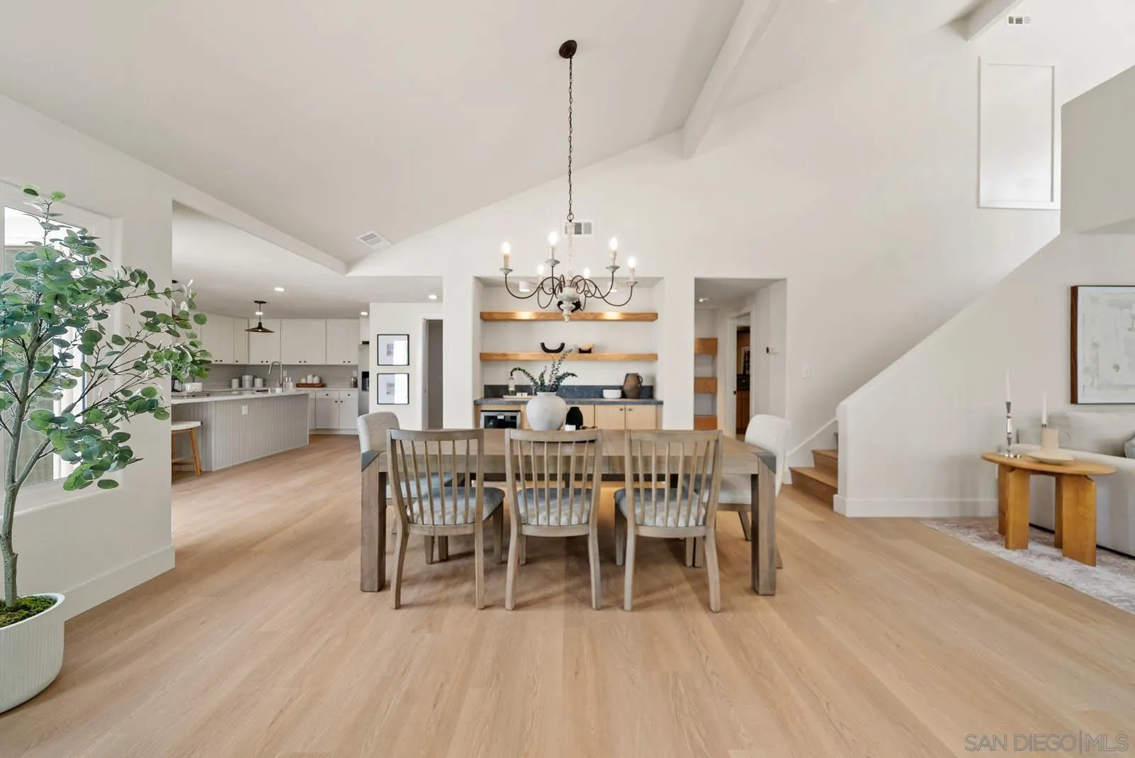 https://cdn.realtyfeed.com/cdn/127/250040747/e6917ec3dc63e9fea0157428e282d80f.webp