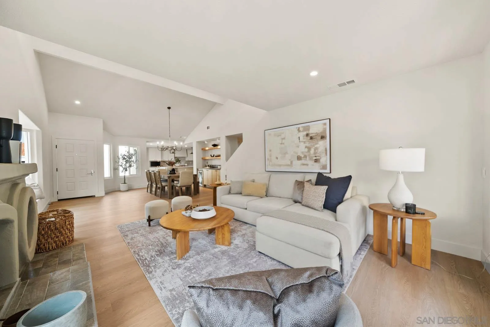 https://cdn.realtyfeed.com/cdn/127/250040747/fcc12c66c3f25b320232c57a1bc3e770.webp